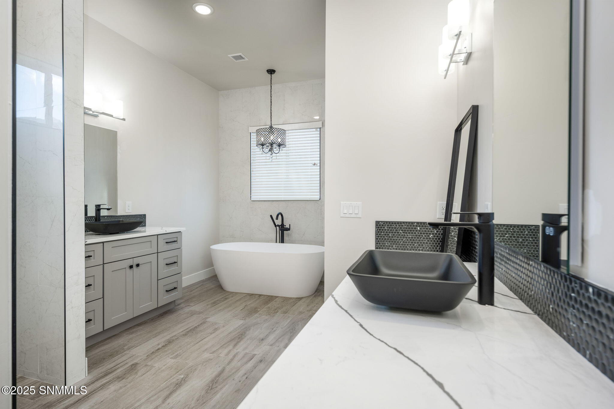 7557 Sussex Court Property Photo 11