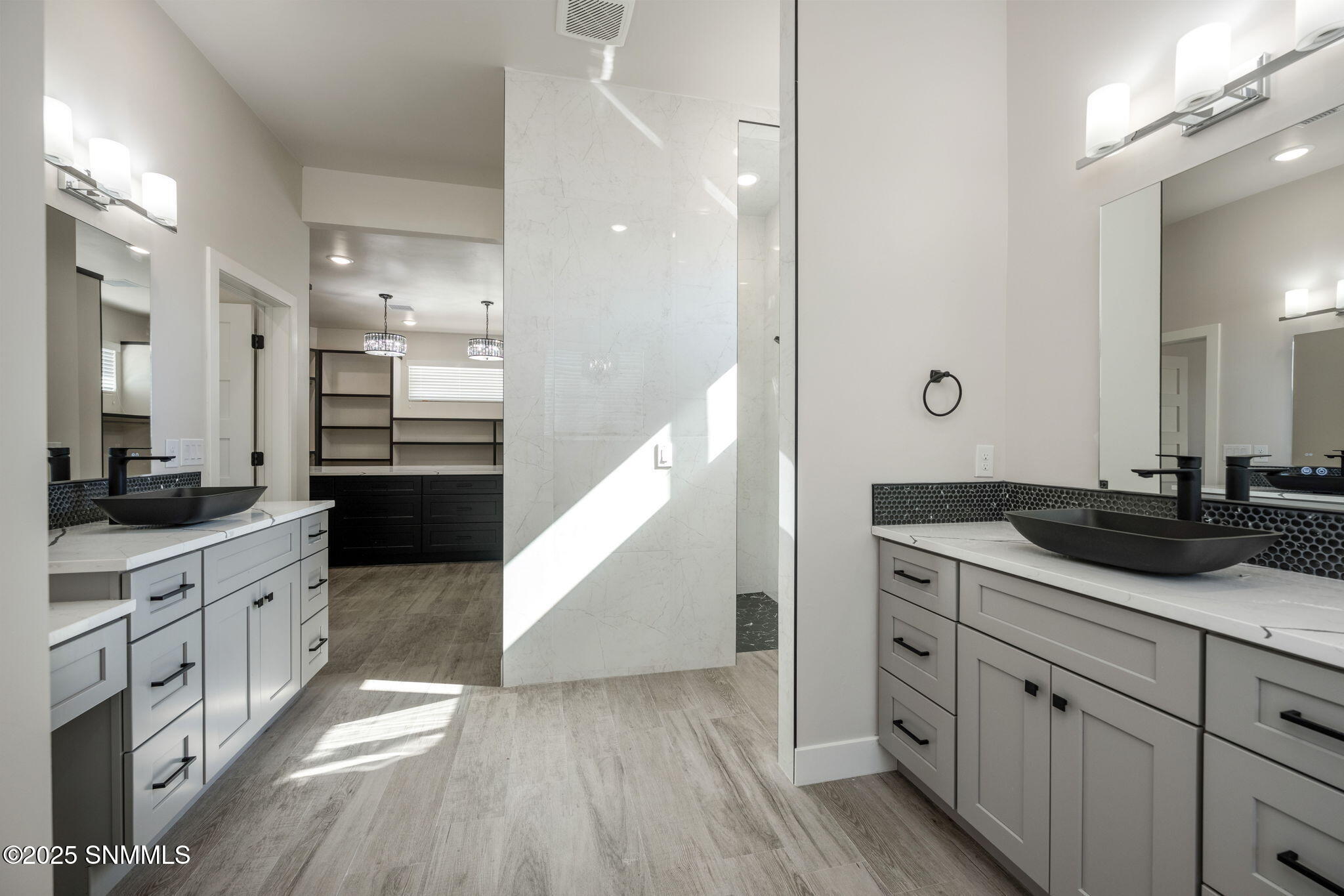 7557 Sussex Court Property Photo 13