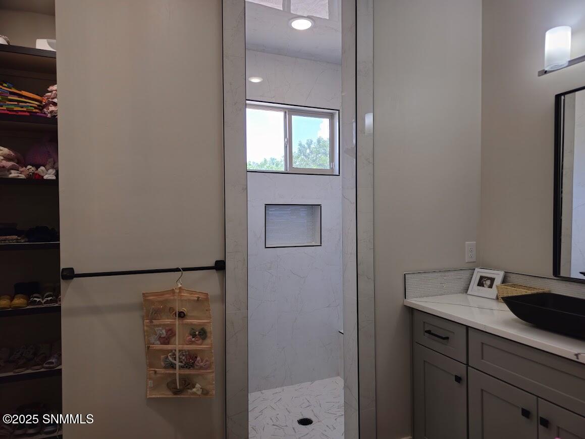 7557 Sussex Court Property Photo 20