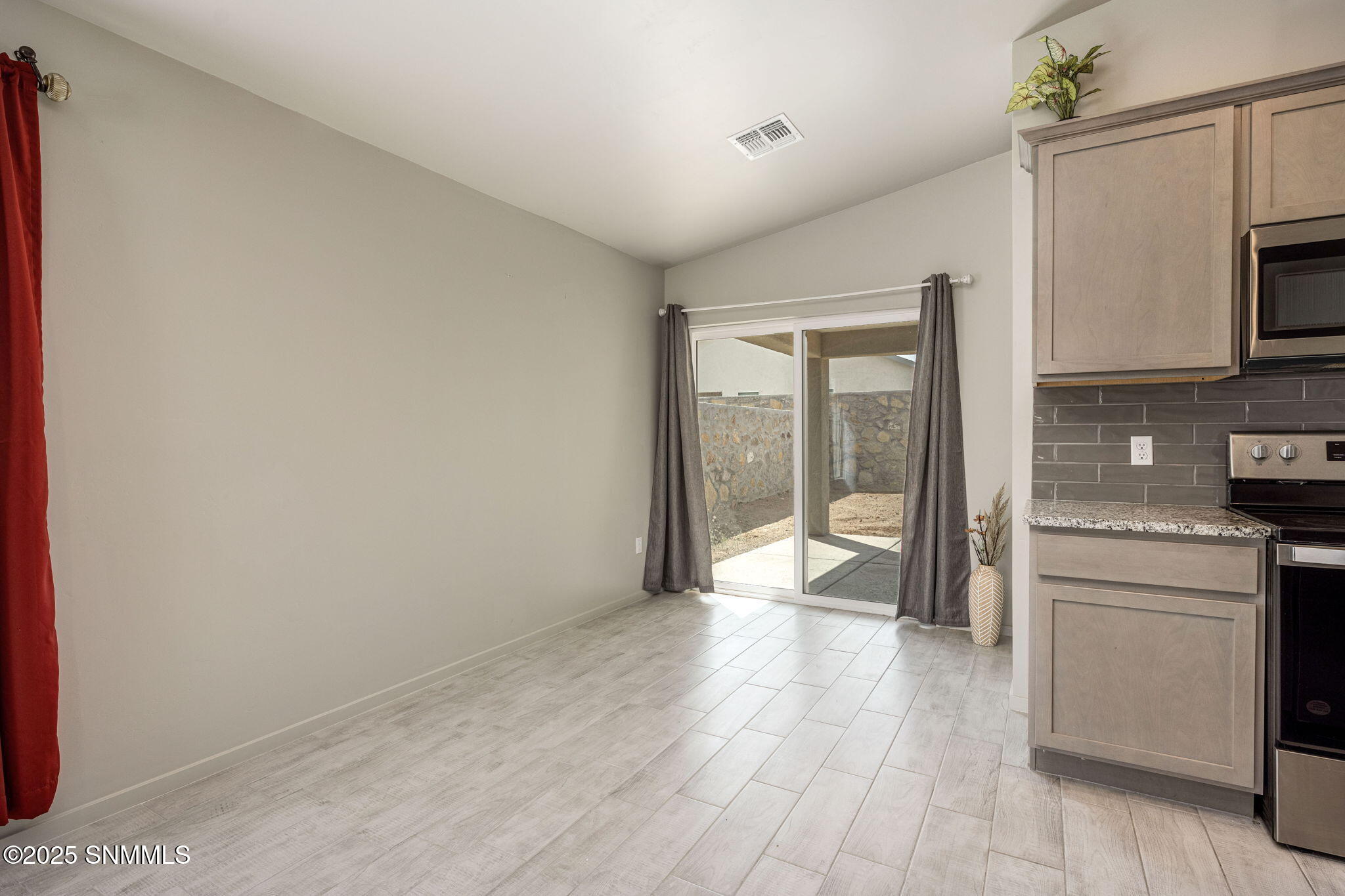 4966 Kailasa Drive Property Photo 6