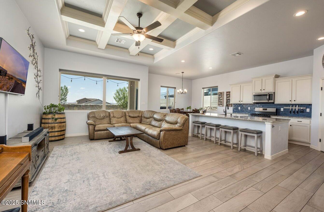 4029 Pacific Loop Property Photo 9
