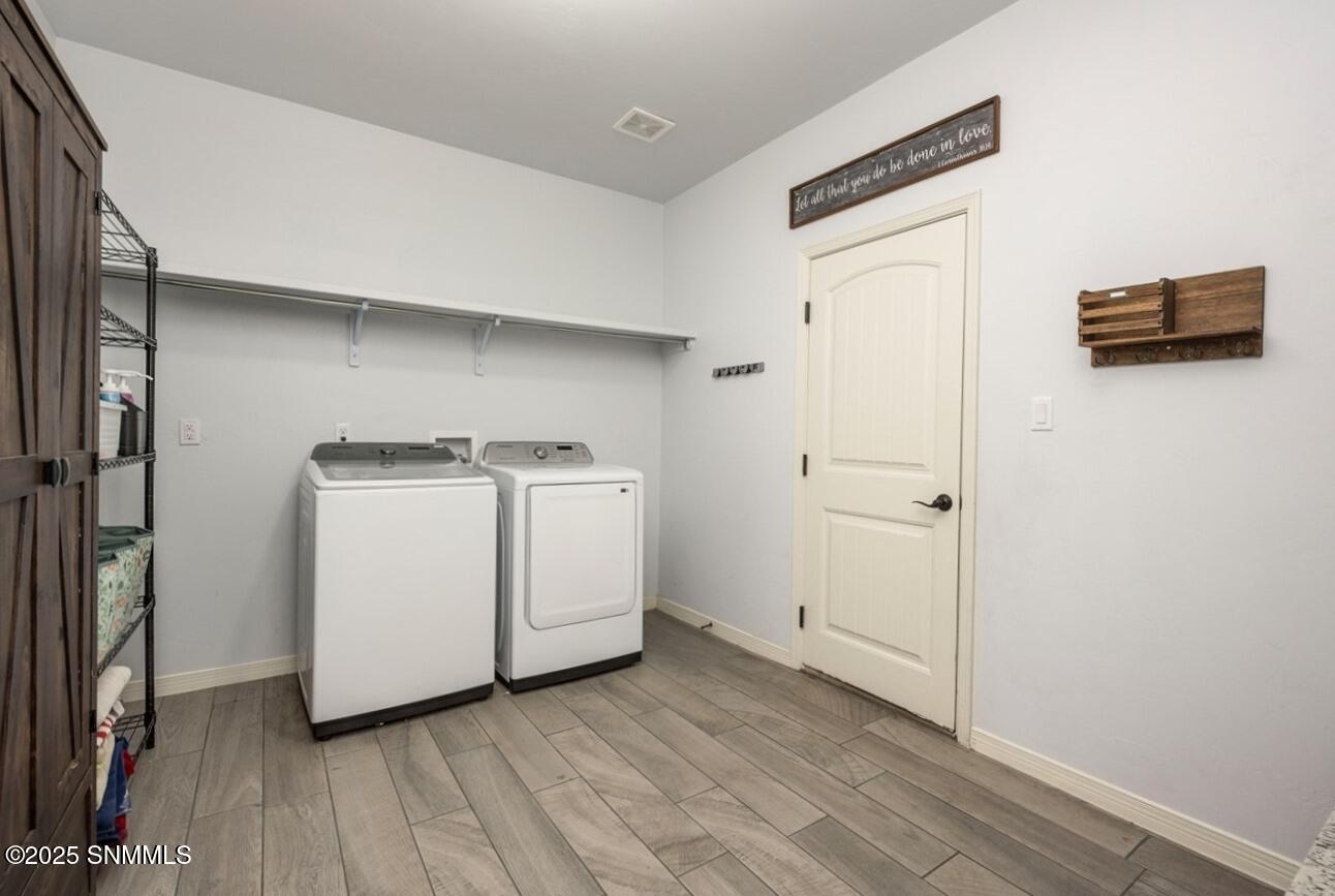 4029 Pacific Loop Property Photo 31
