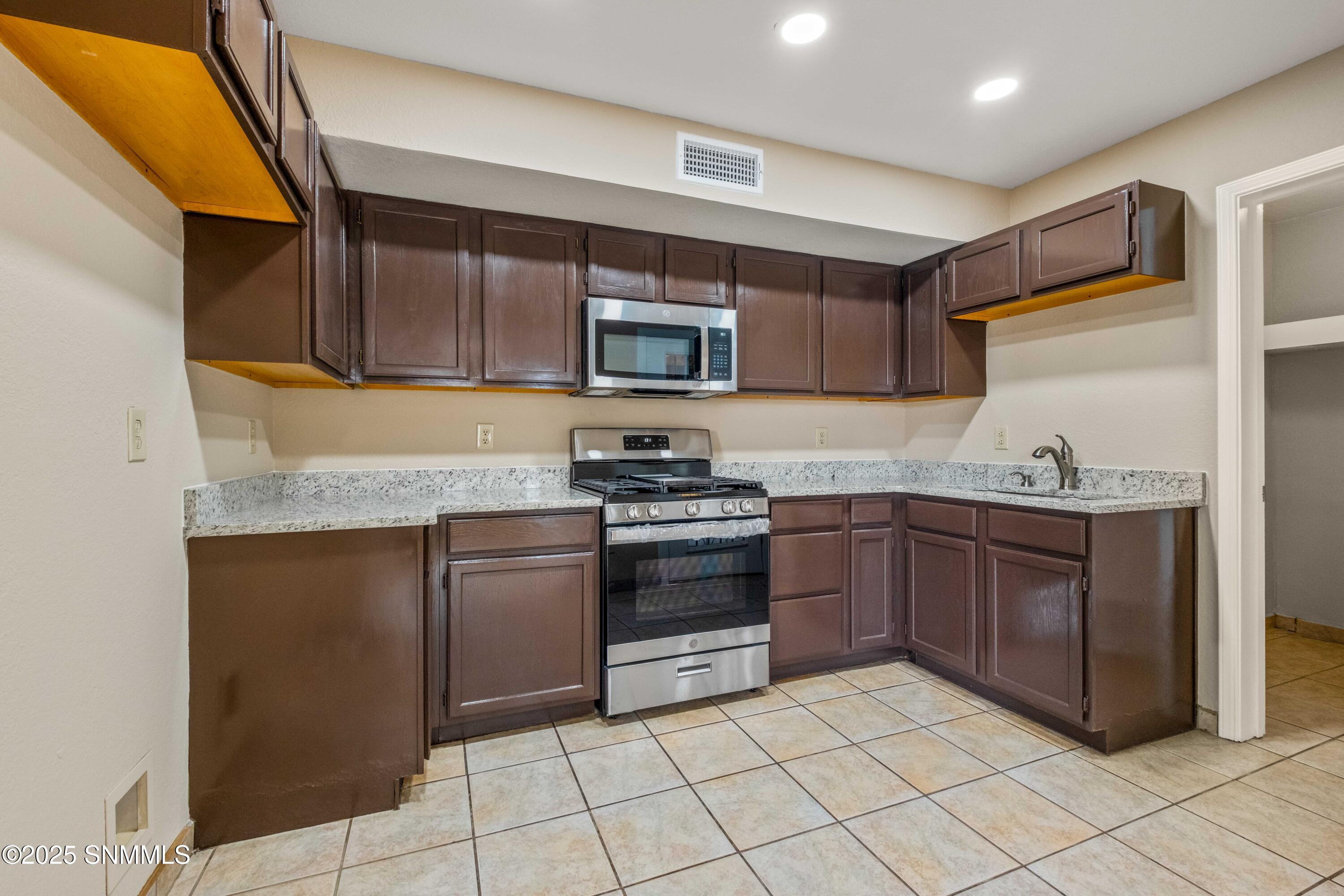 2081 Nehemiah Court Property Photo 15