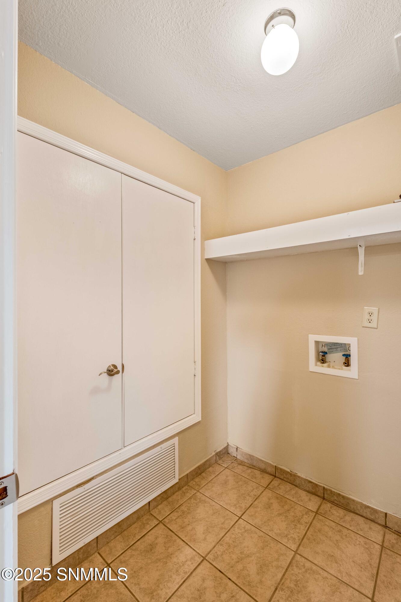 2081 Nehemiah Court Property Photo 18