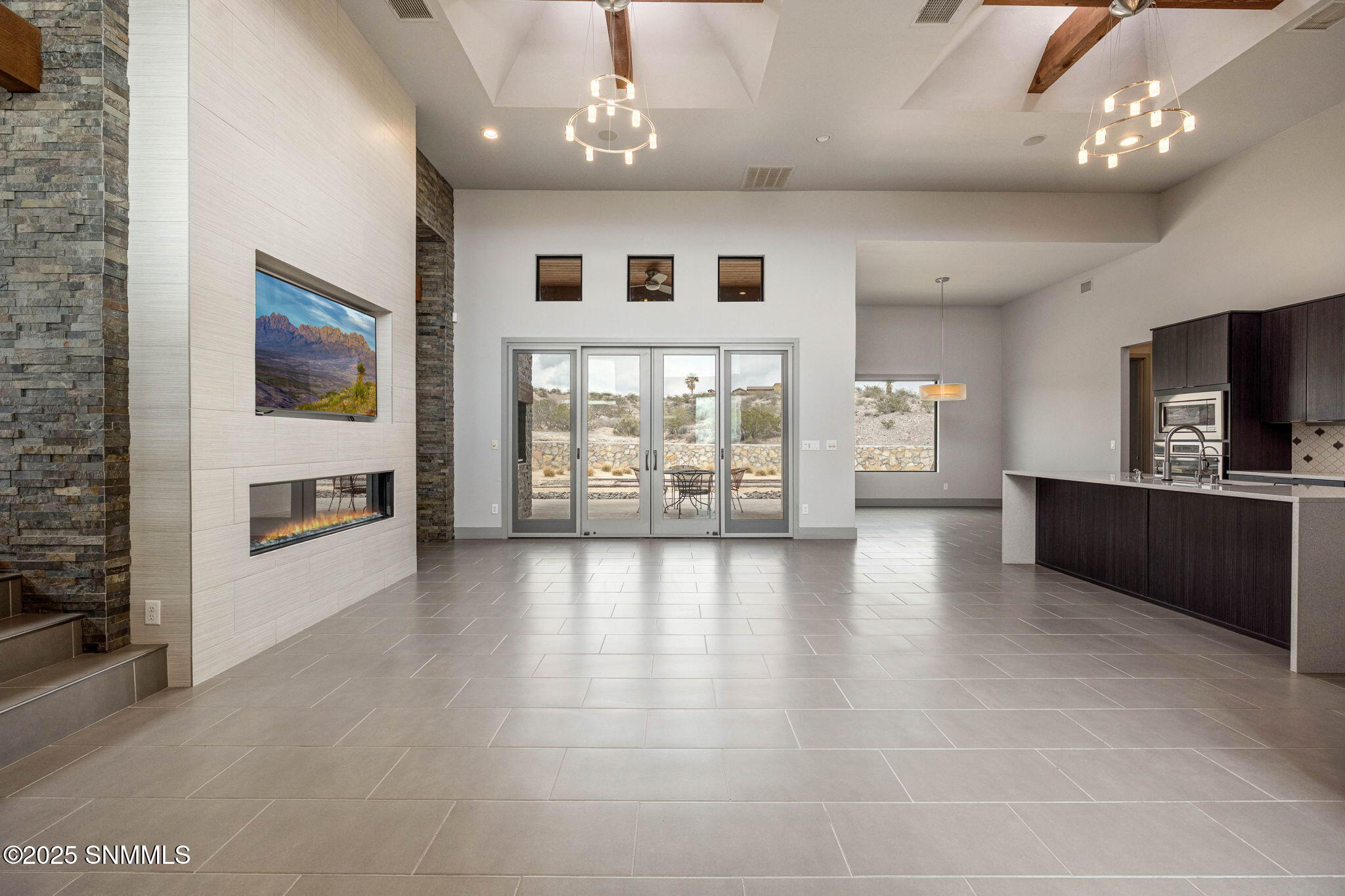 5555 Via Segura Property Photo 9