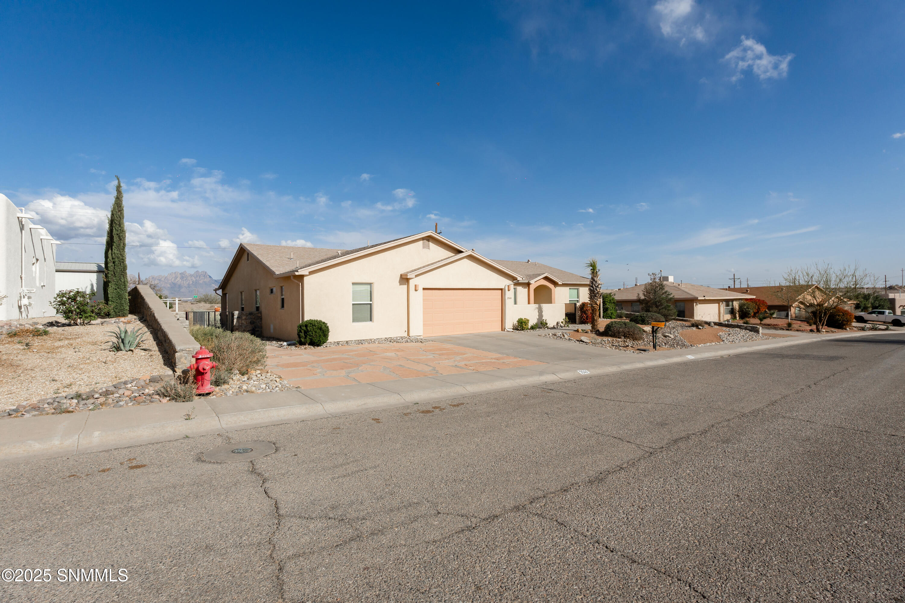 3544 Roma Drive Property Photo 2