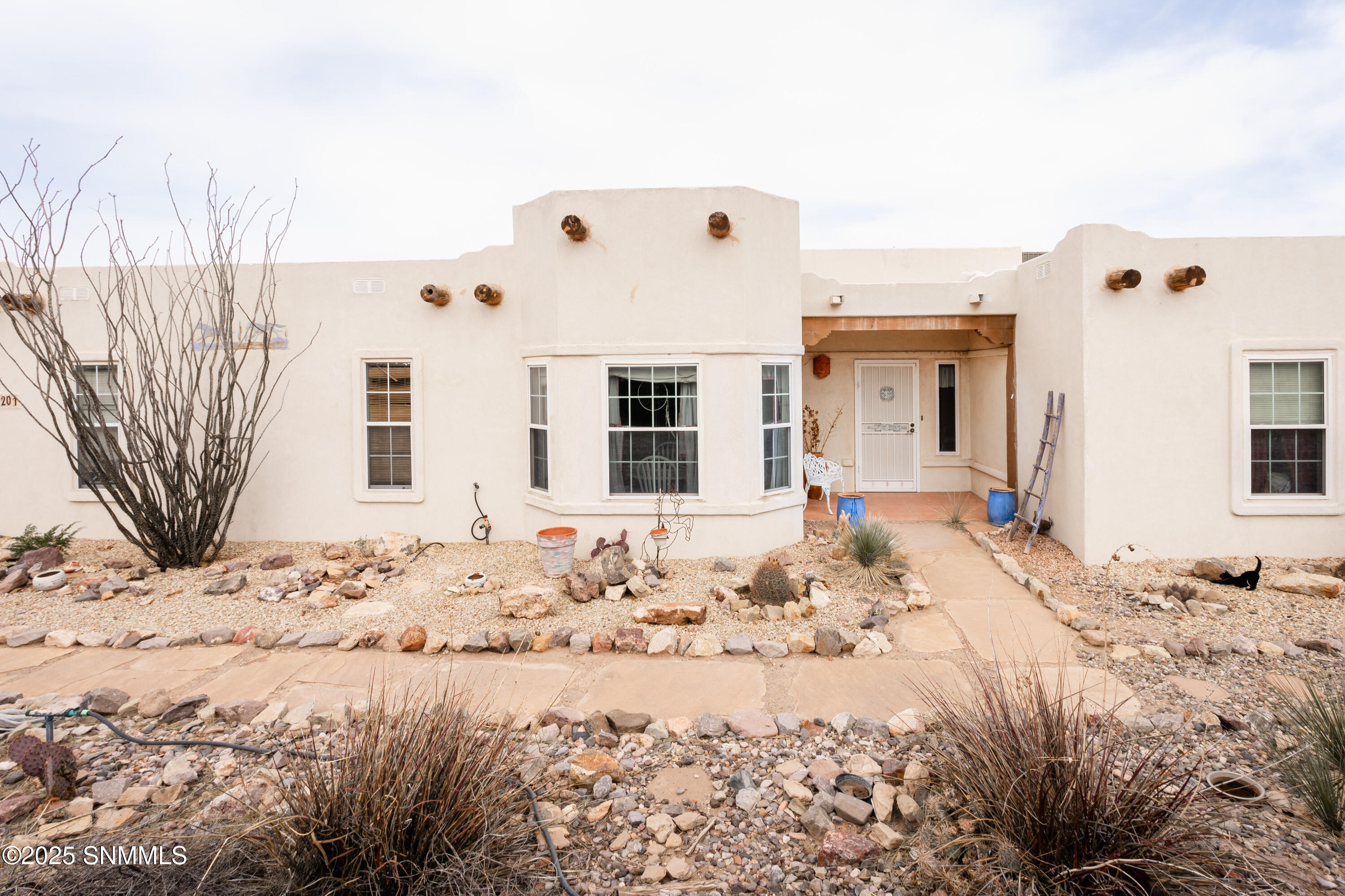 El Rancho Grande Real Estate Listings Main Image