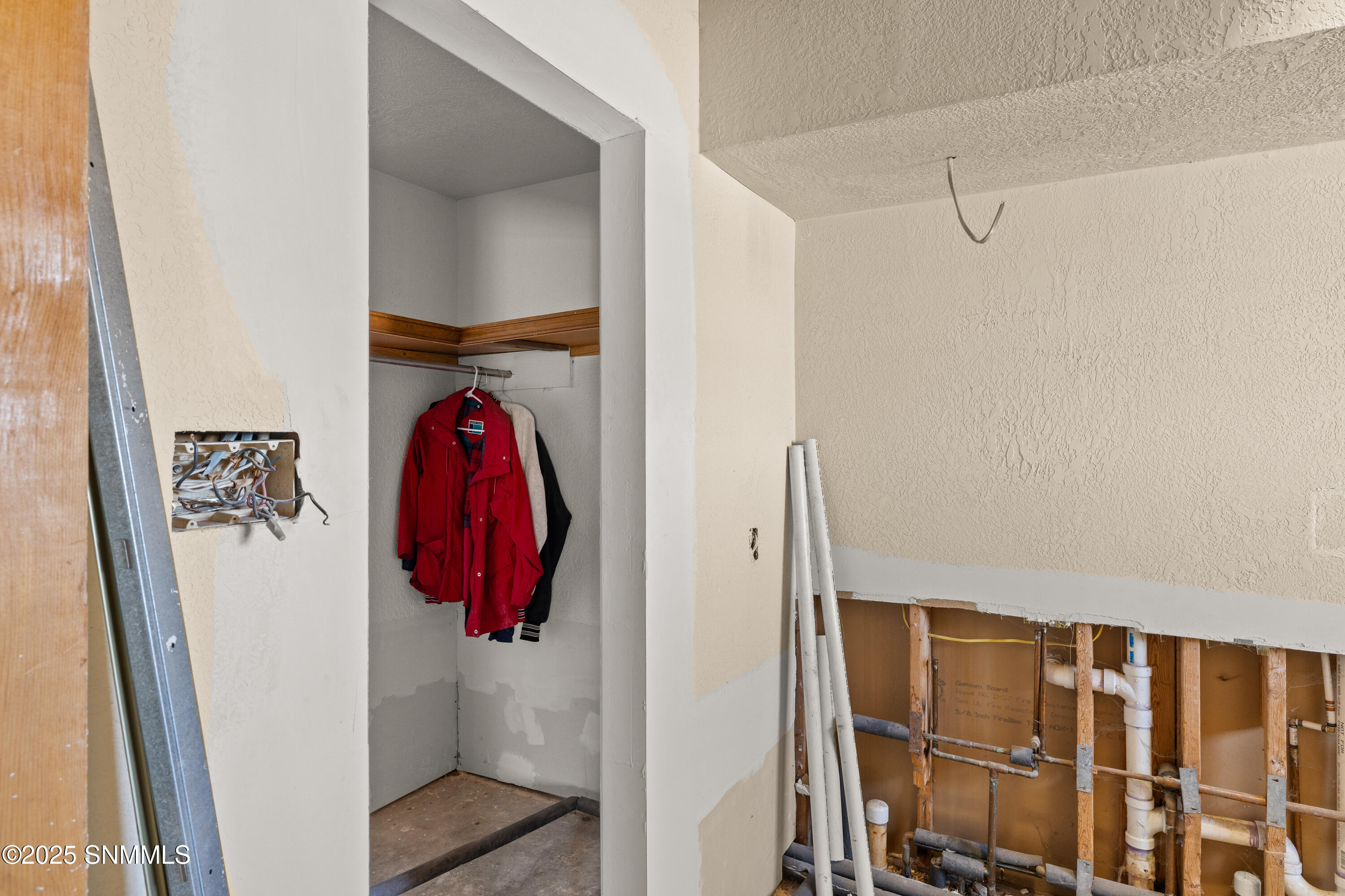 4381 Libra Drive Property Photo 26