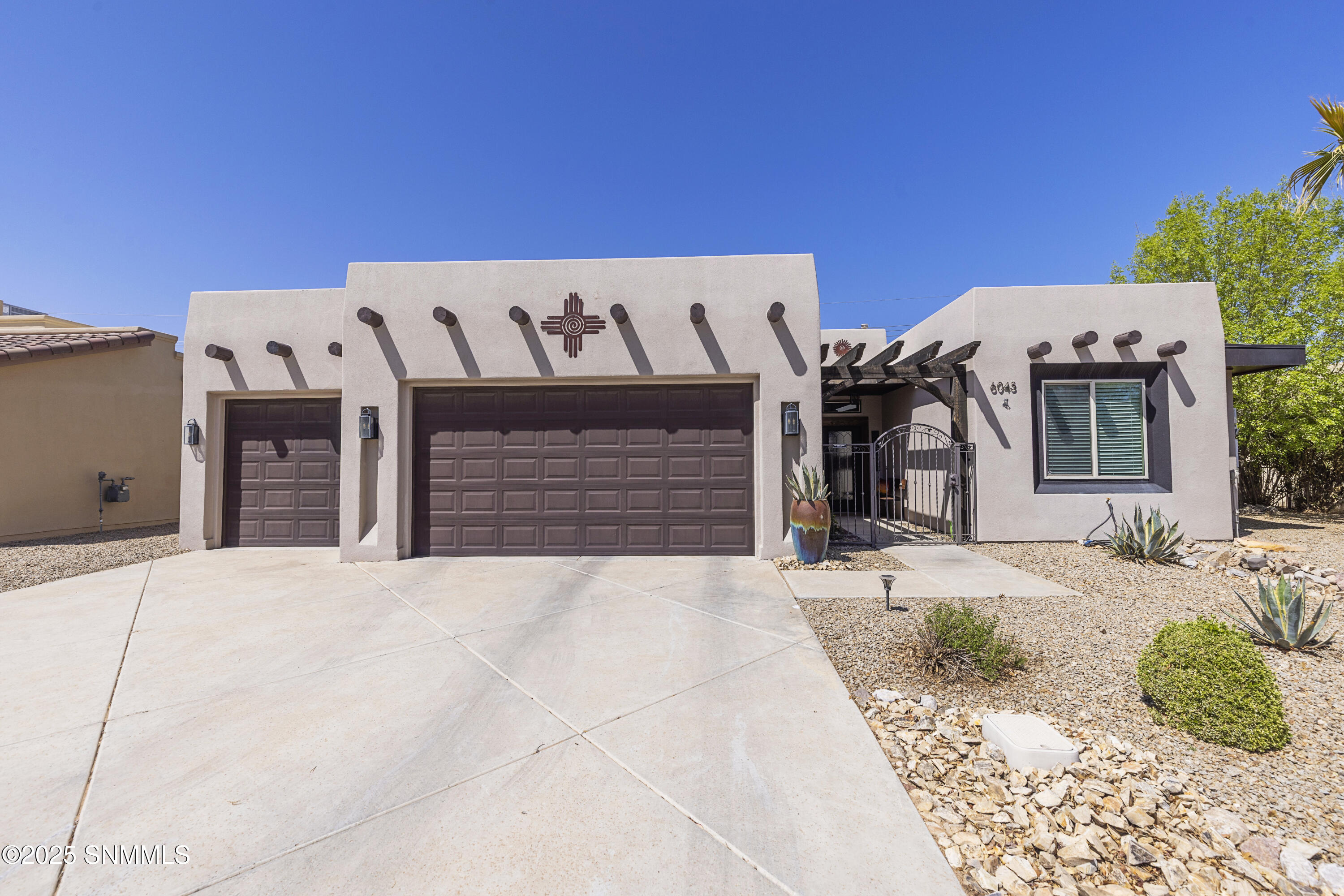 6043 Atlas Street Property Photo