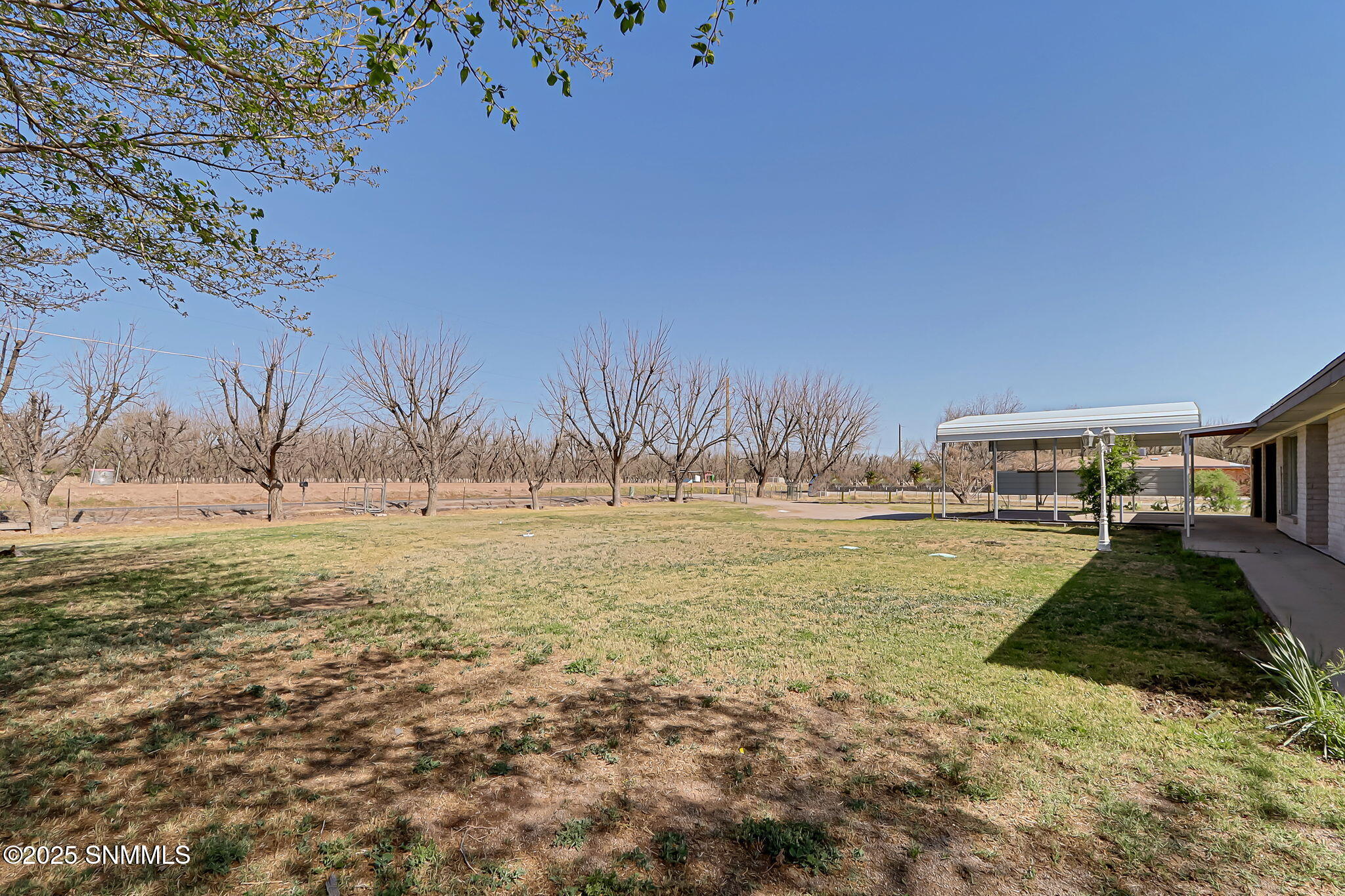 1734 S Fairacres Road Property Photo 4