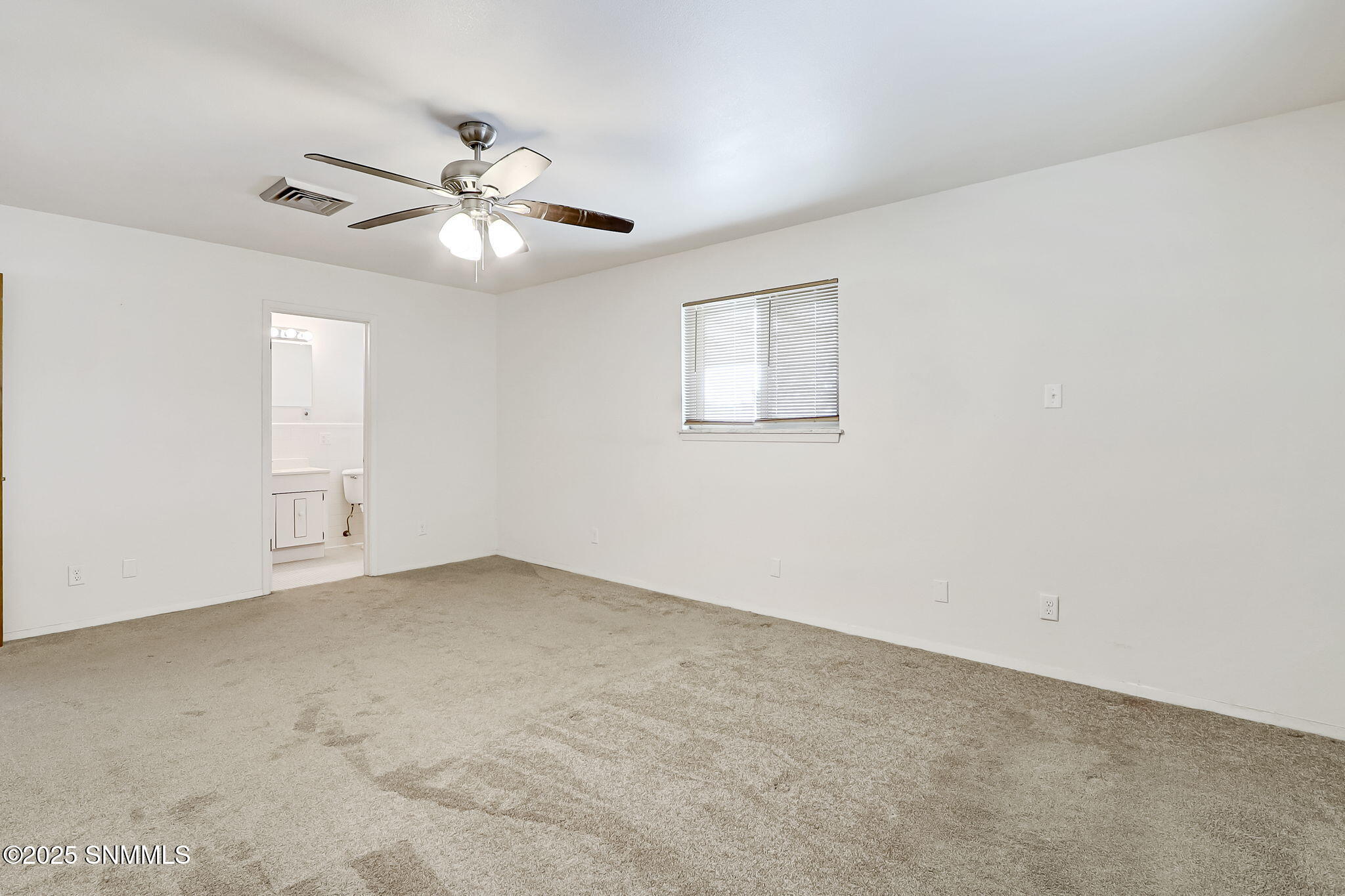 1734 S Fairacres Road Property Photo 14