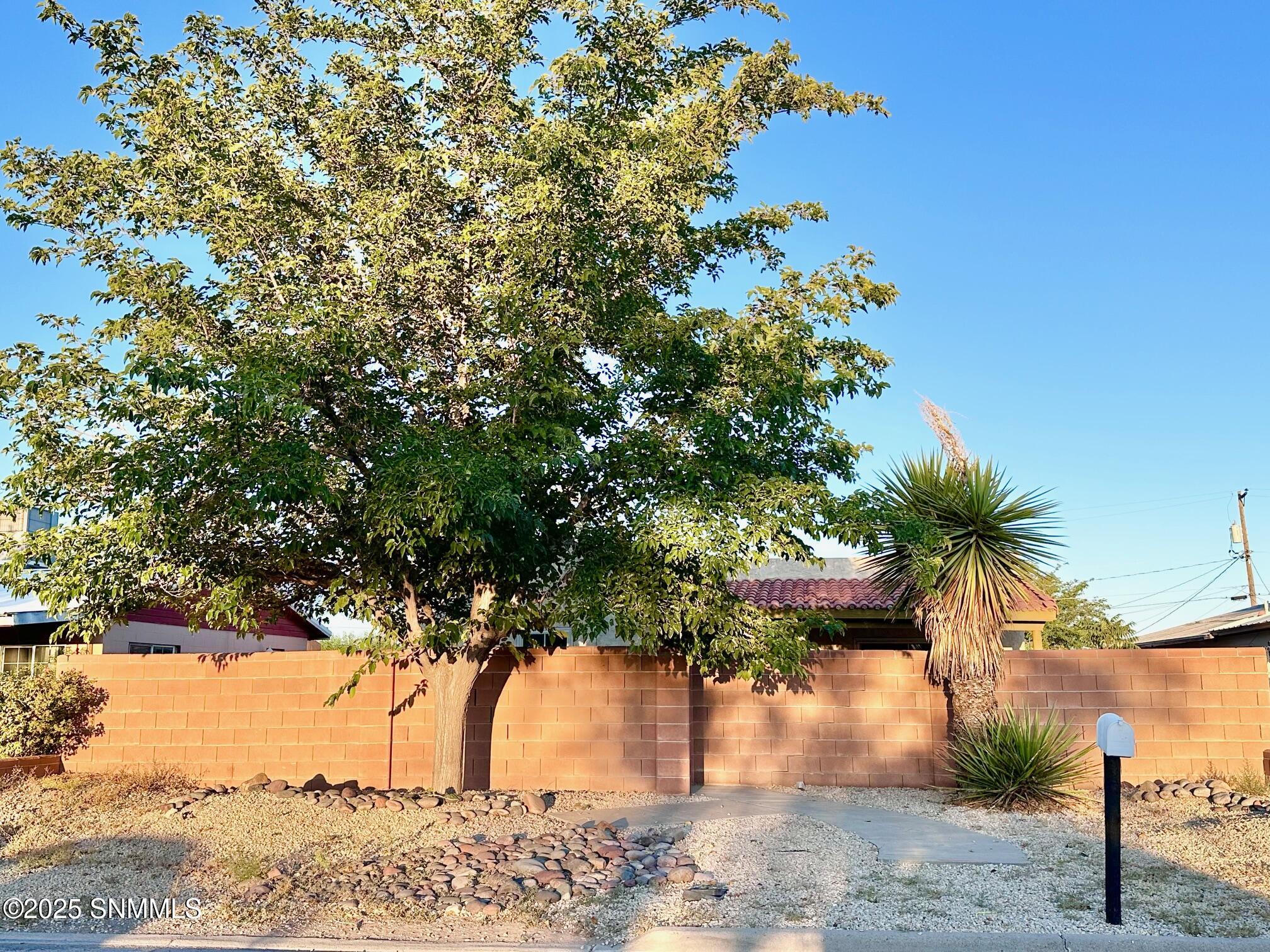 758 S San Miguel Street Property Photo