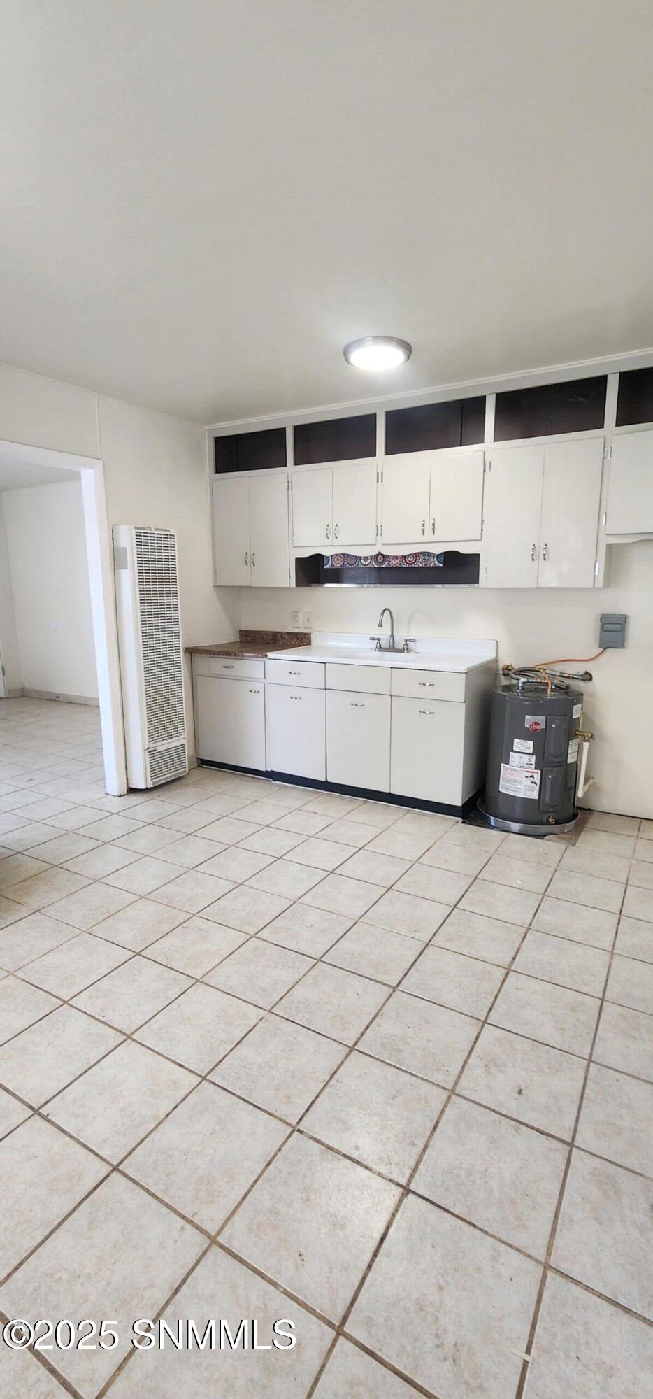 1206 W Hall Avenue Property Photo 2