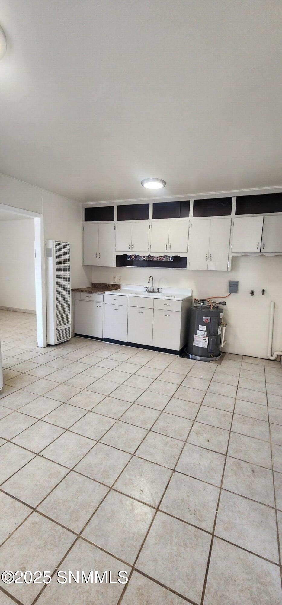 1206 W Hall Avenue Property Photo 3
