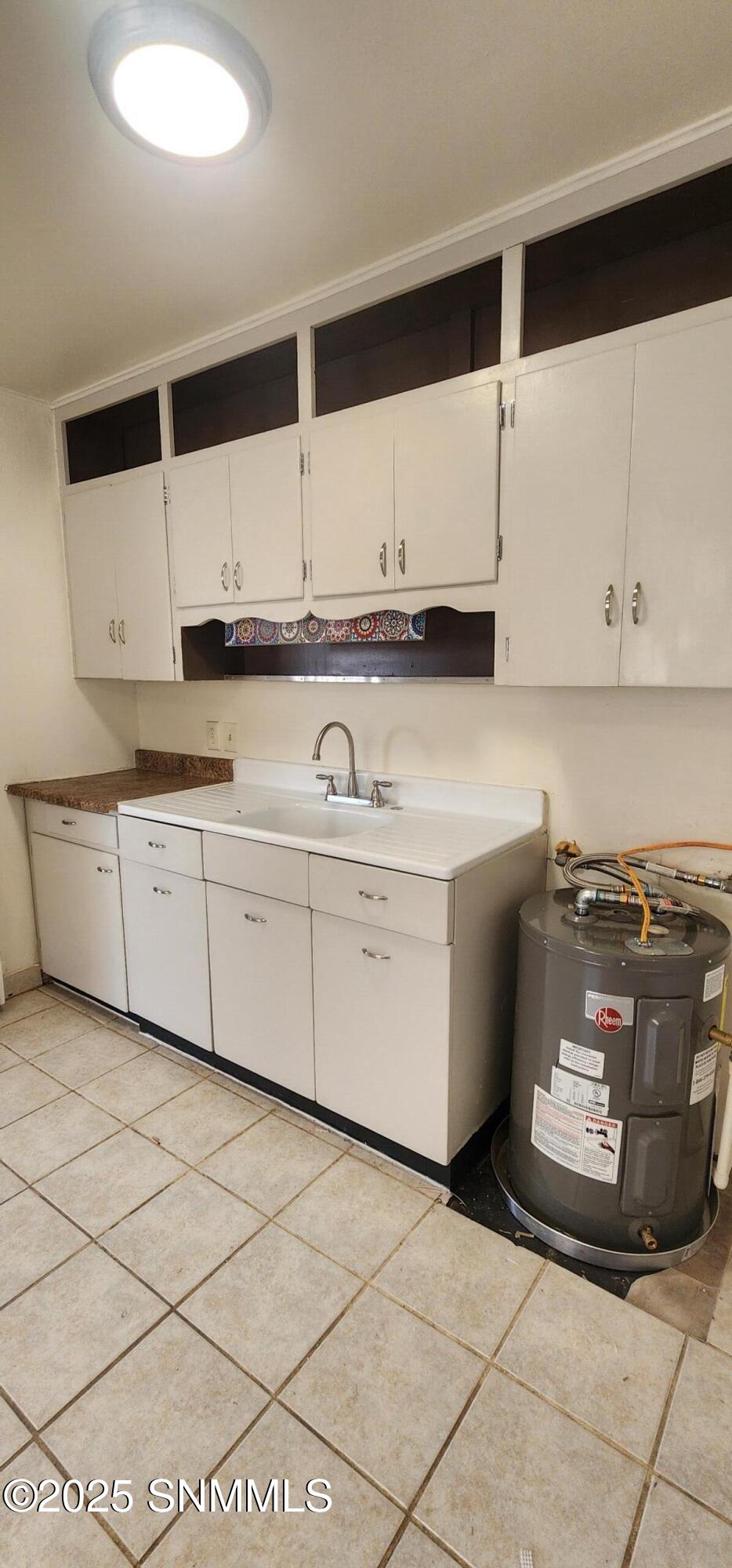 1206 W Hall Avenue Property Photo 4