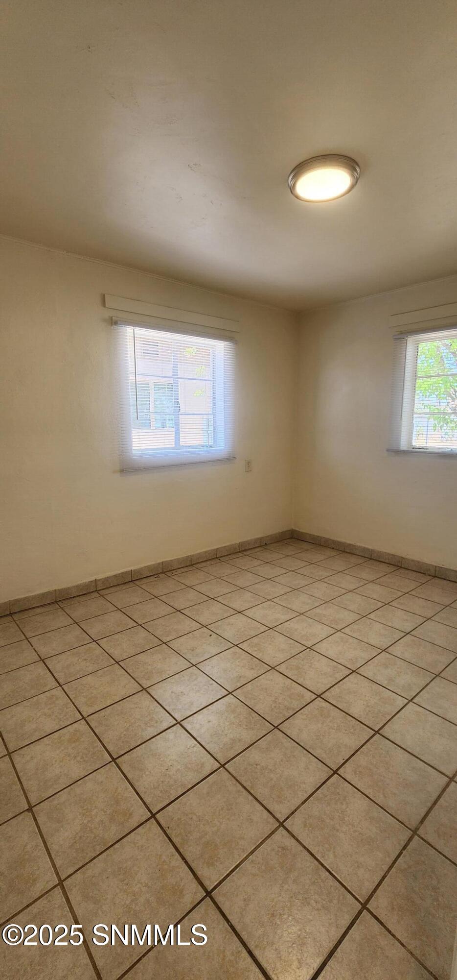 1206 W Hall Avenue Property Photo 10