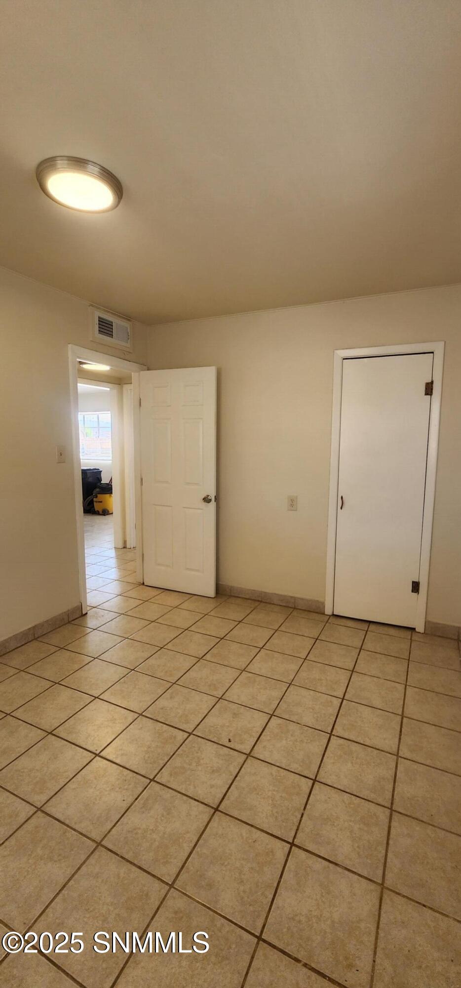 1206 W Hall Avenue Property Photo 11