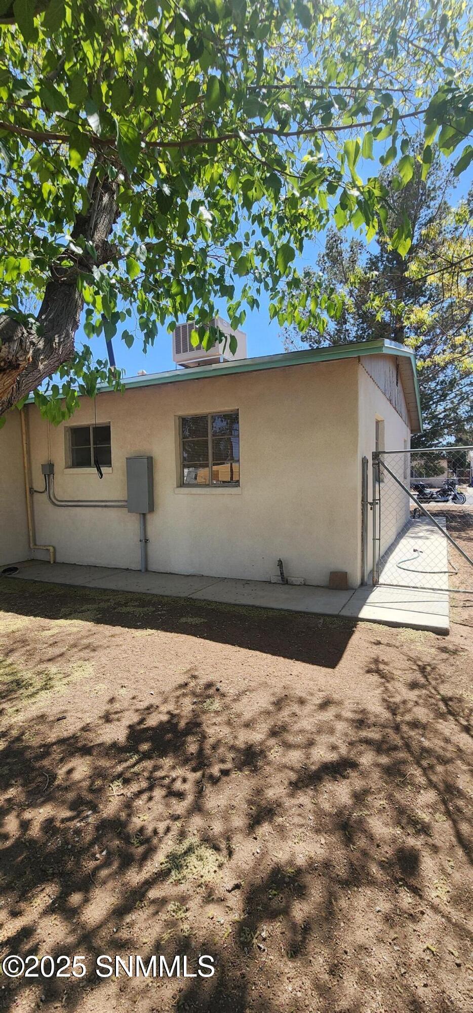 1206 W Hall Avenue Property Photo 29
