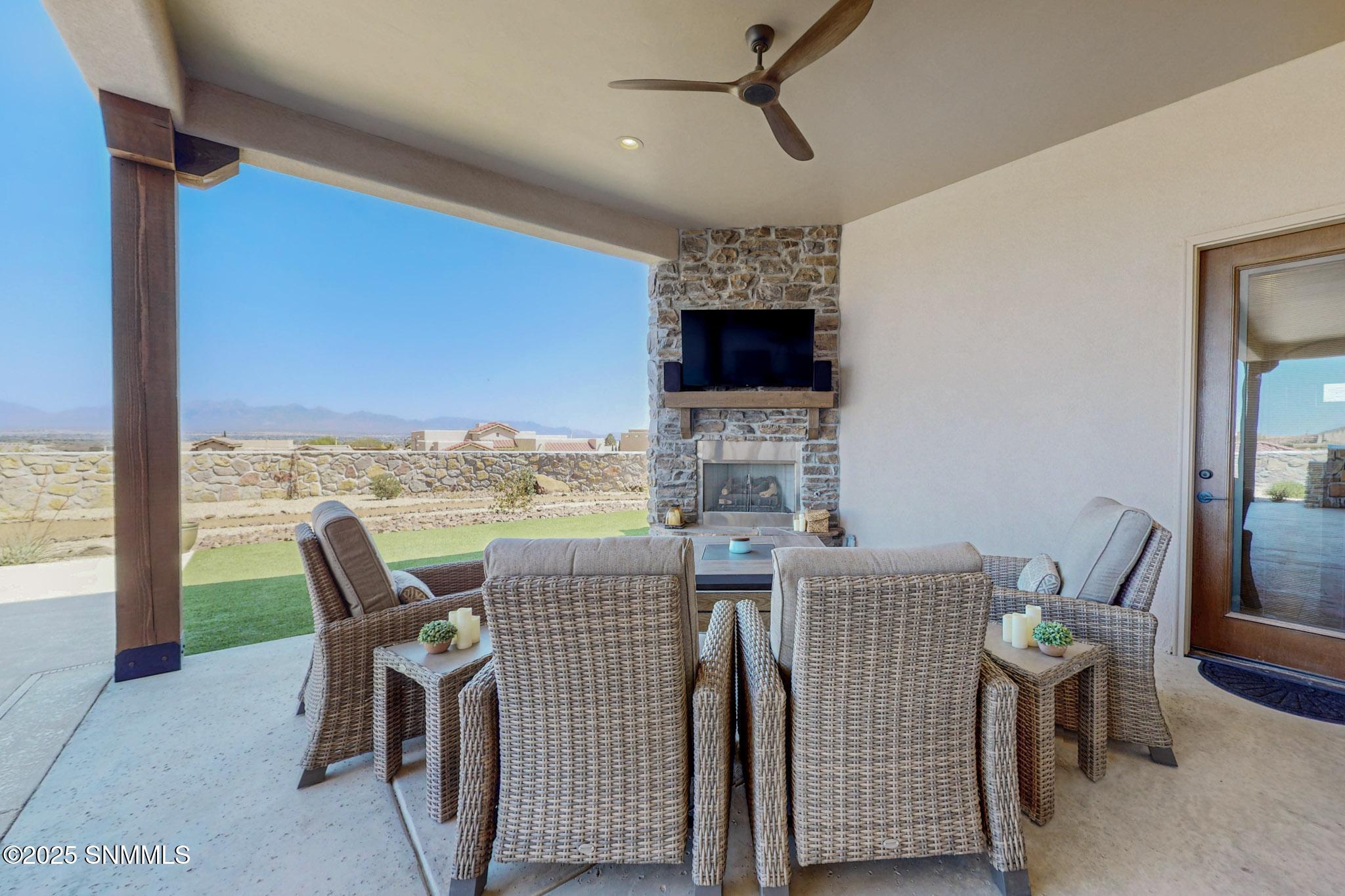 1554 Arco De Goya Property Photo 38