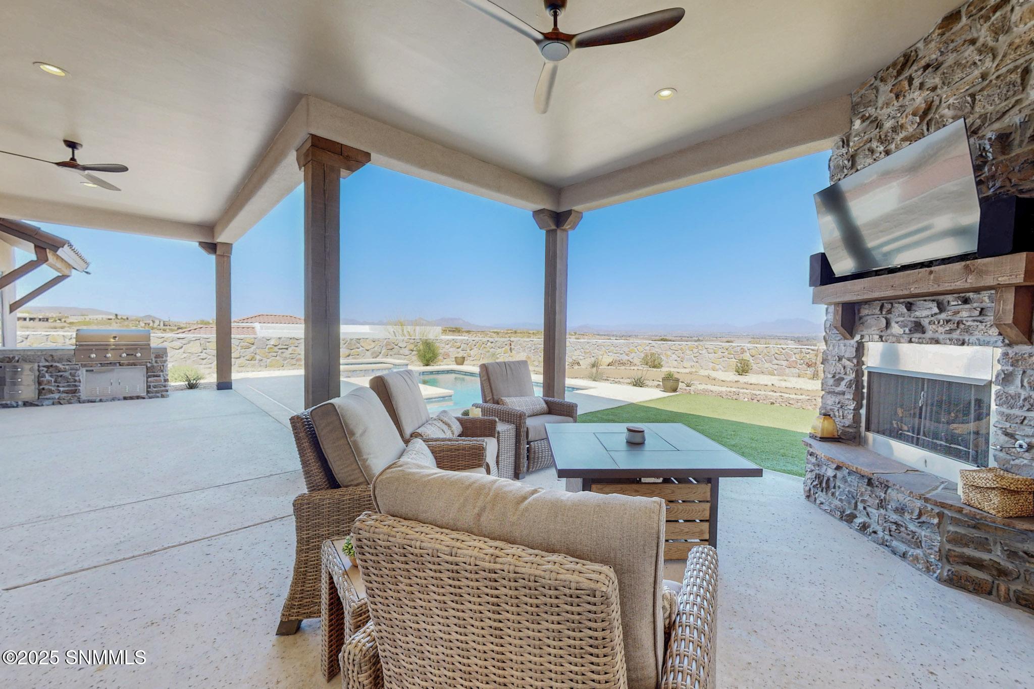 1554 Arco De Goya Property Photo 40