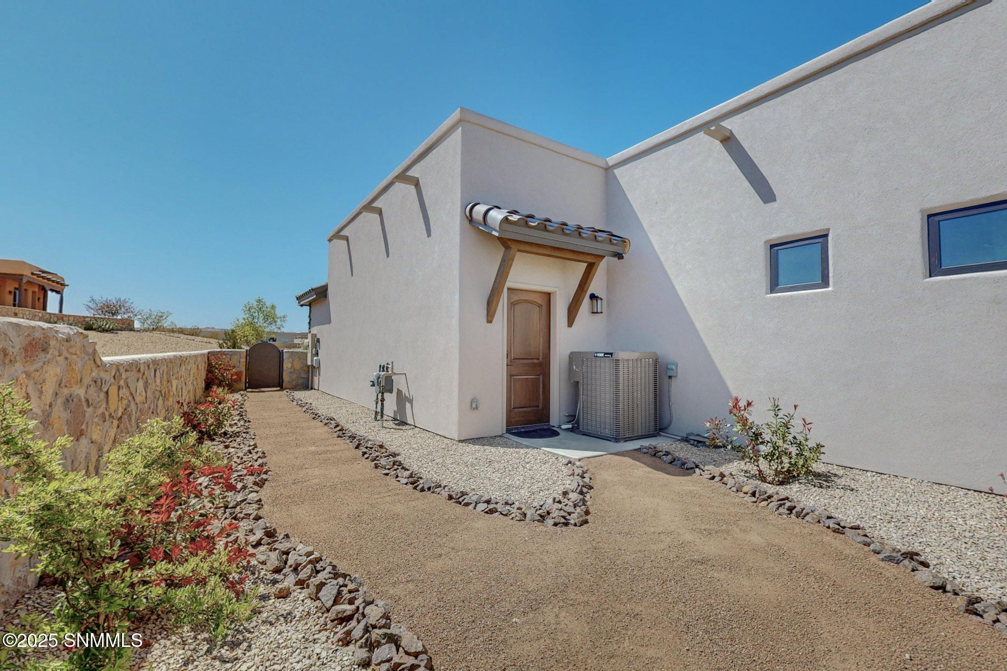 1554 Arco De Goya Property Photo 42