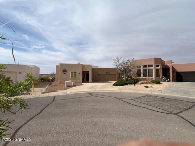 586 La Melodia Drive Property Photo 2
