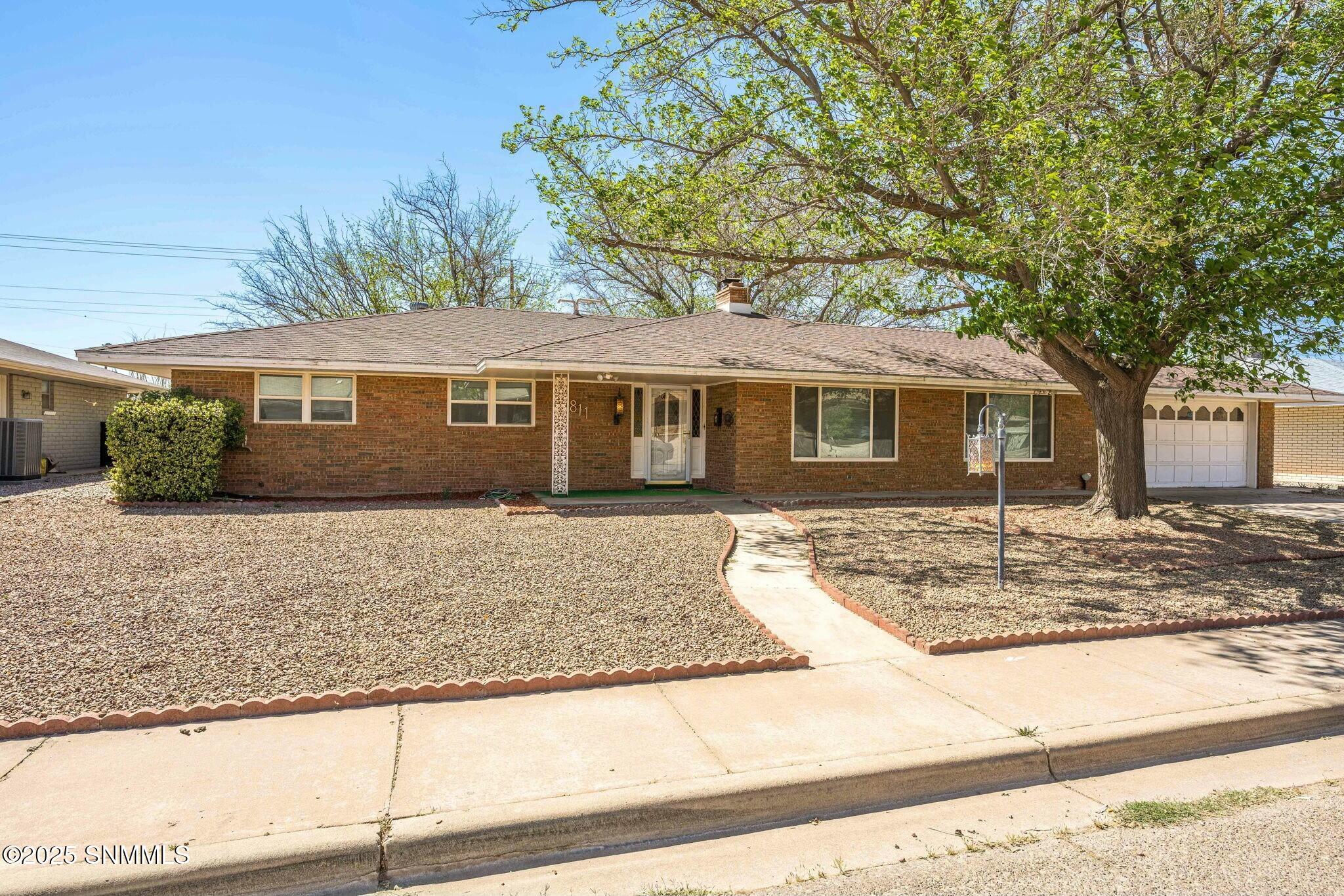 1811 Arizona Avenue Property Photo 4