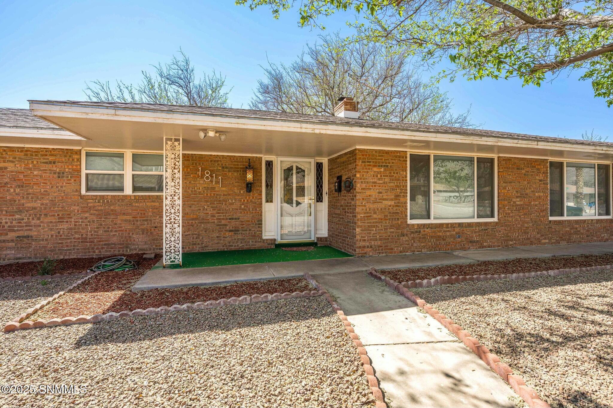 1811 Arizona Avenue Property Photo 5