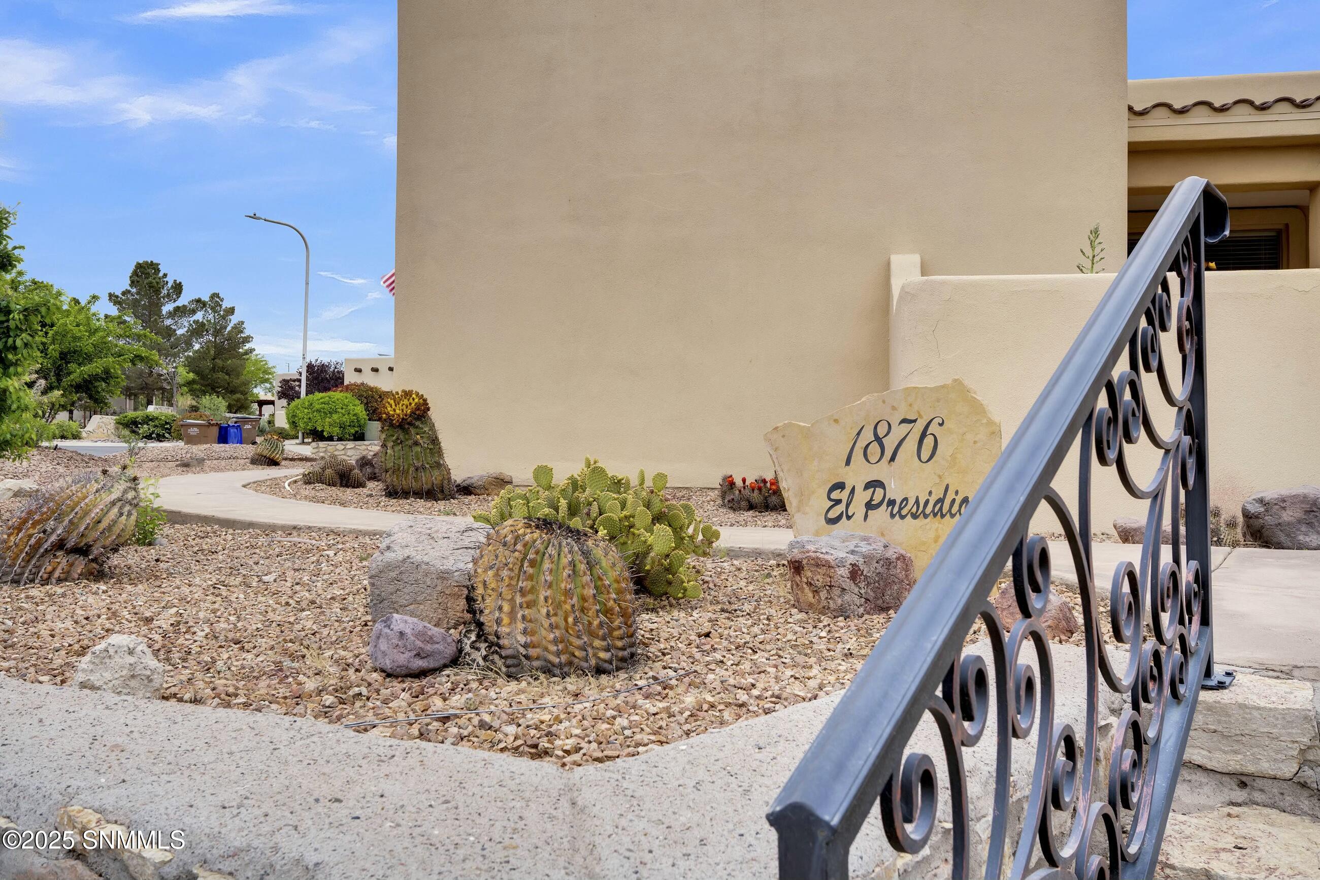 1876 El Presidio Drive Property Photo 6