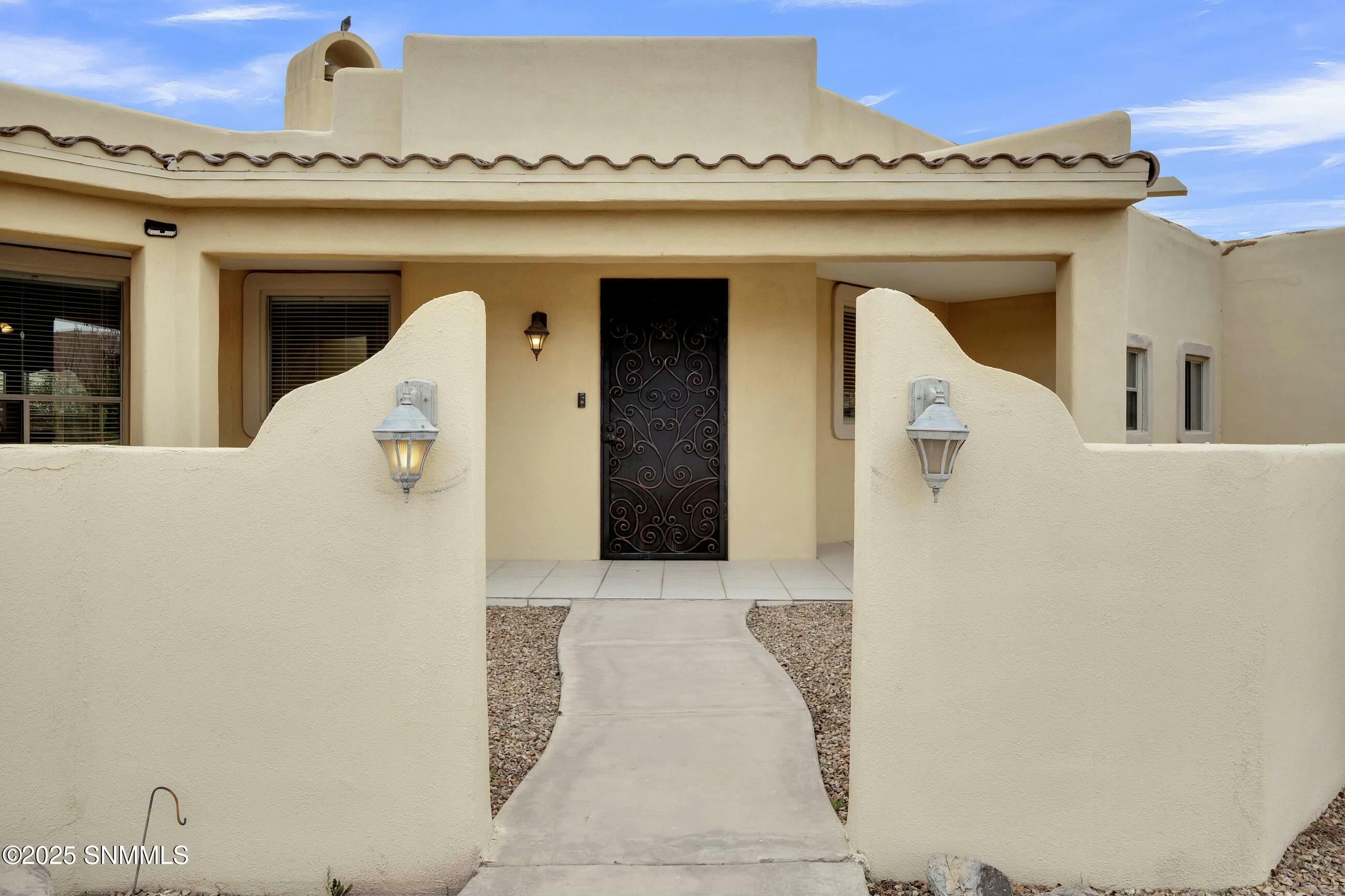 1876 El Presidio Drive Property Photo 8
