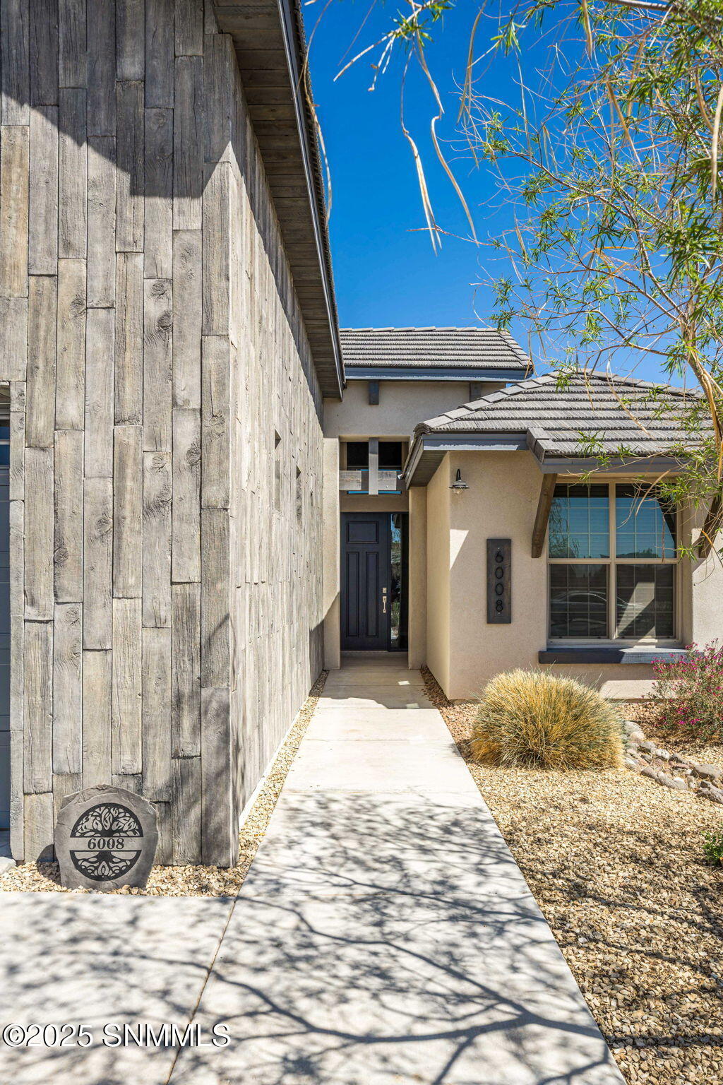 6008 Andromeda Loop Property Photo 4