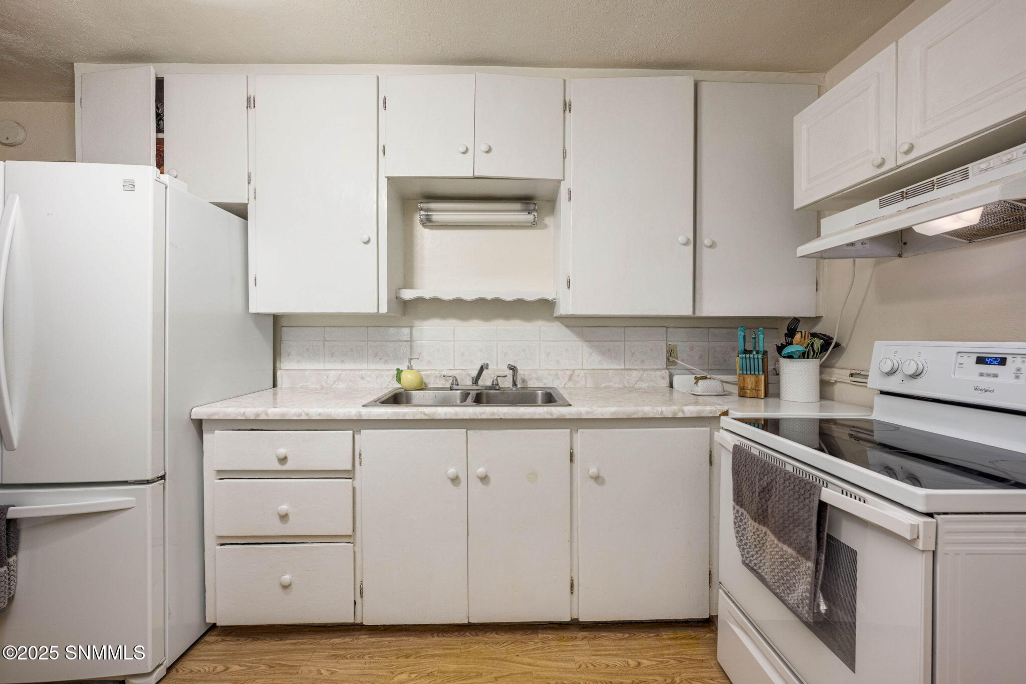 923 Mimbres St Street Property Photo 7