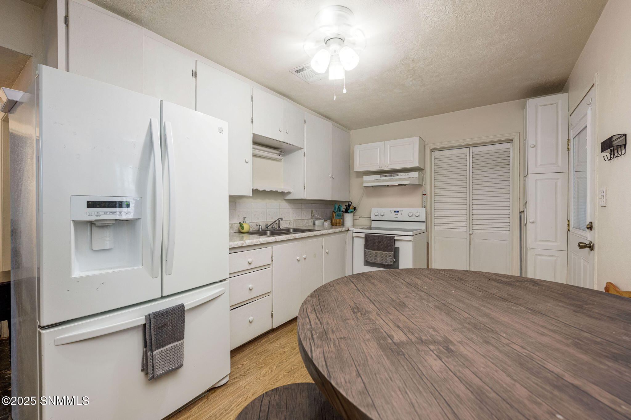 923 Mimbres St Street Property Photo 8