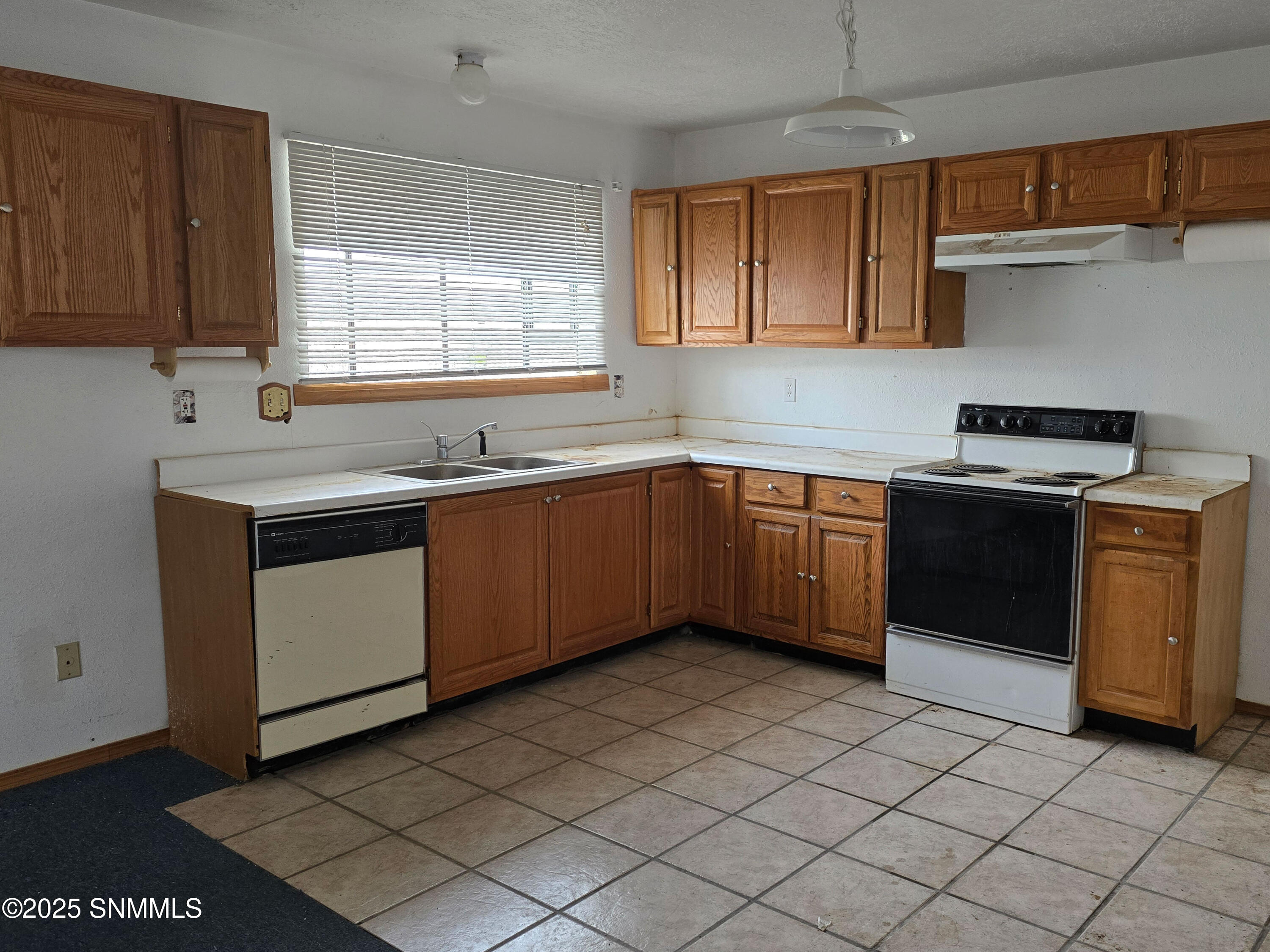 200 Black Range Avenue Property Photo 3