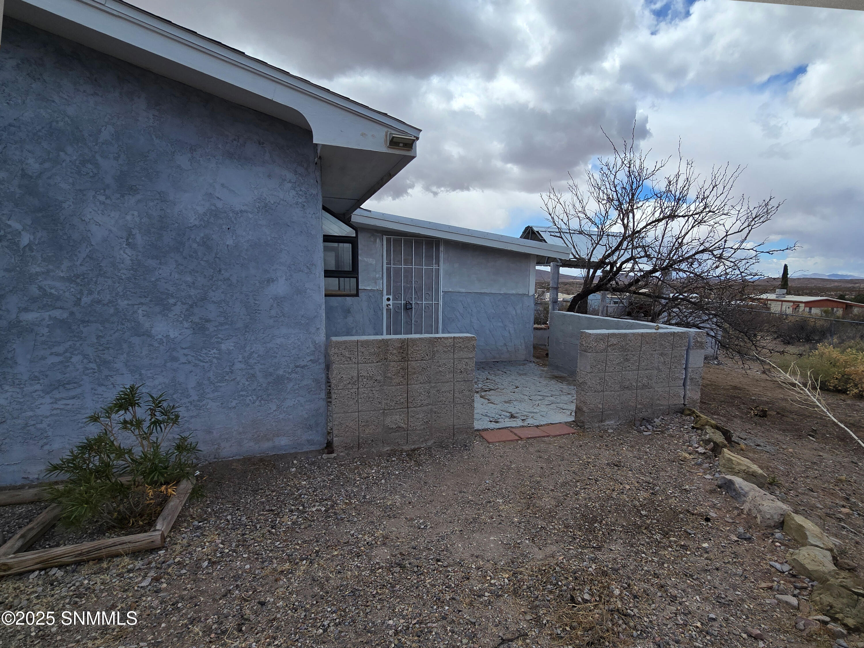 200 Black Range Avenue Property Photo 5