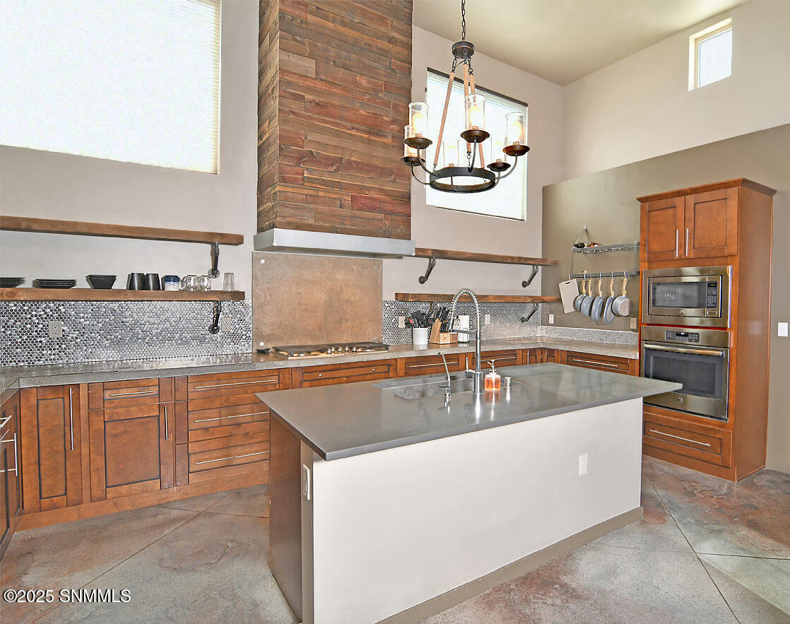 3686 Santa Marcella Avenue Property Photo 9