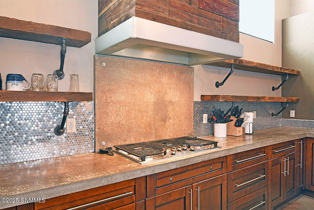 3686 Santa Marcella Avenue Property Photo 11