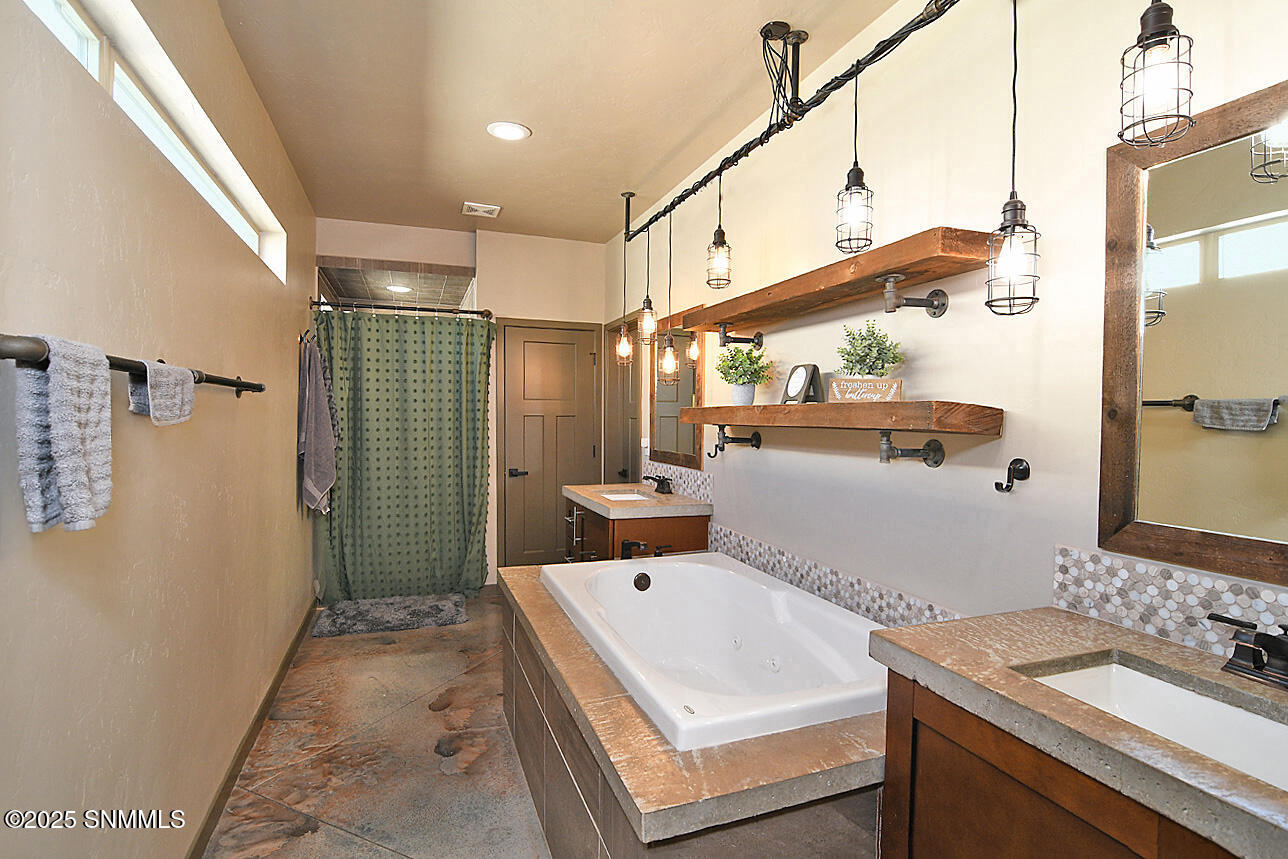 3686 Santa Marcella Avenue Property Photo 15