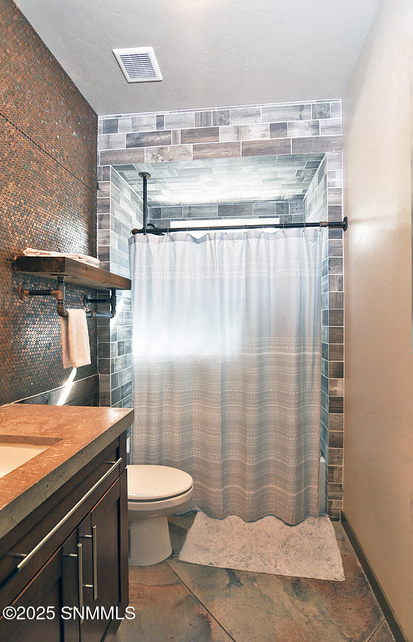 3686 Santa Marcella Avenue Property Photo 20