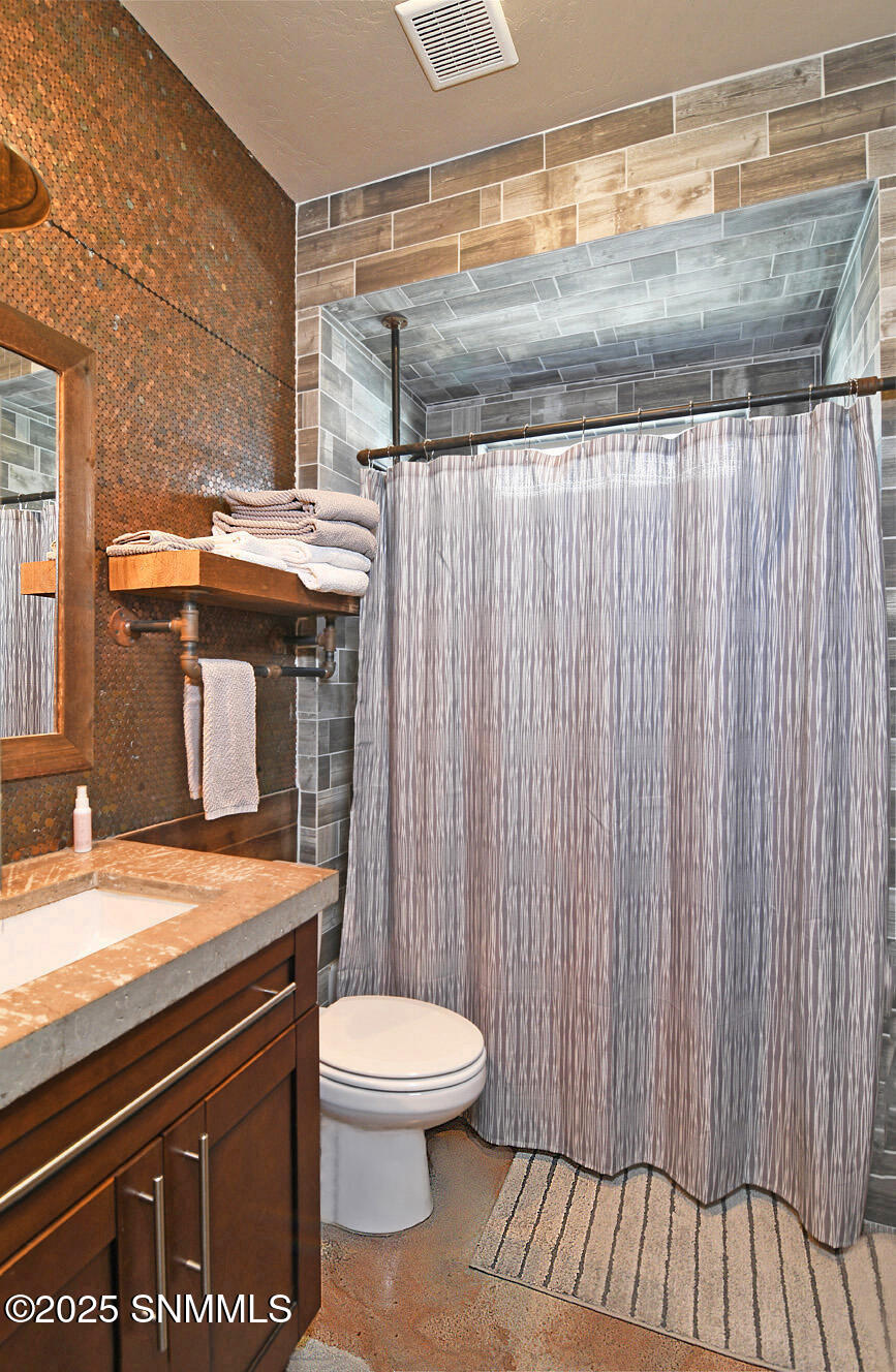 3686 Santa Marcella Avenue Property Photo 25