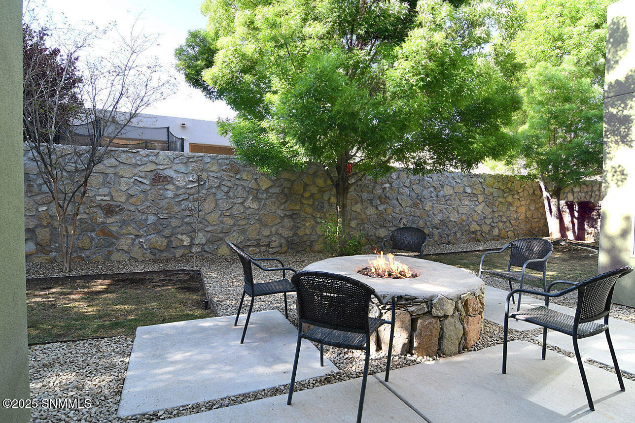 3686 Santa Marcella Avenue Property Photo 28