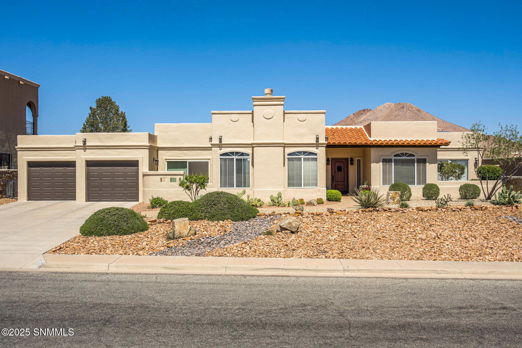 1495 Vista Del Cerro Property Photo 1