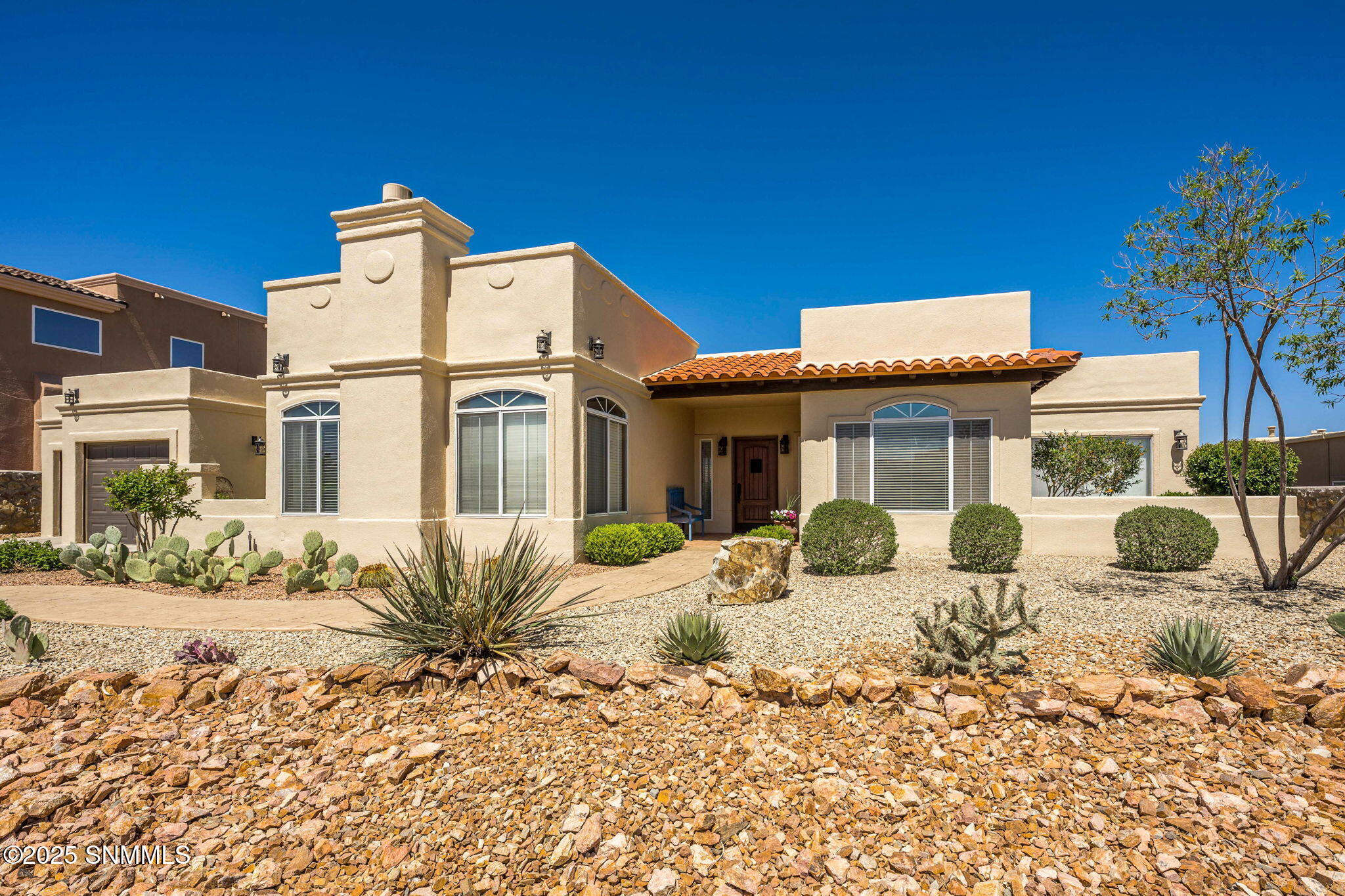 1495 Vista Del Cerro Property Photo 2