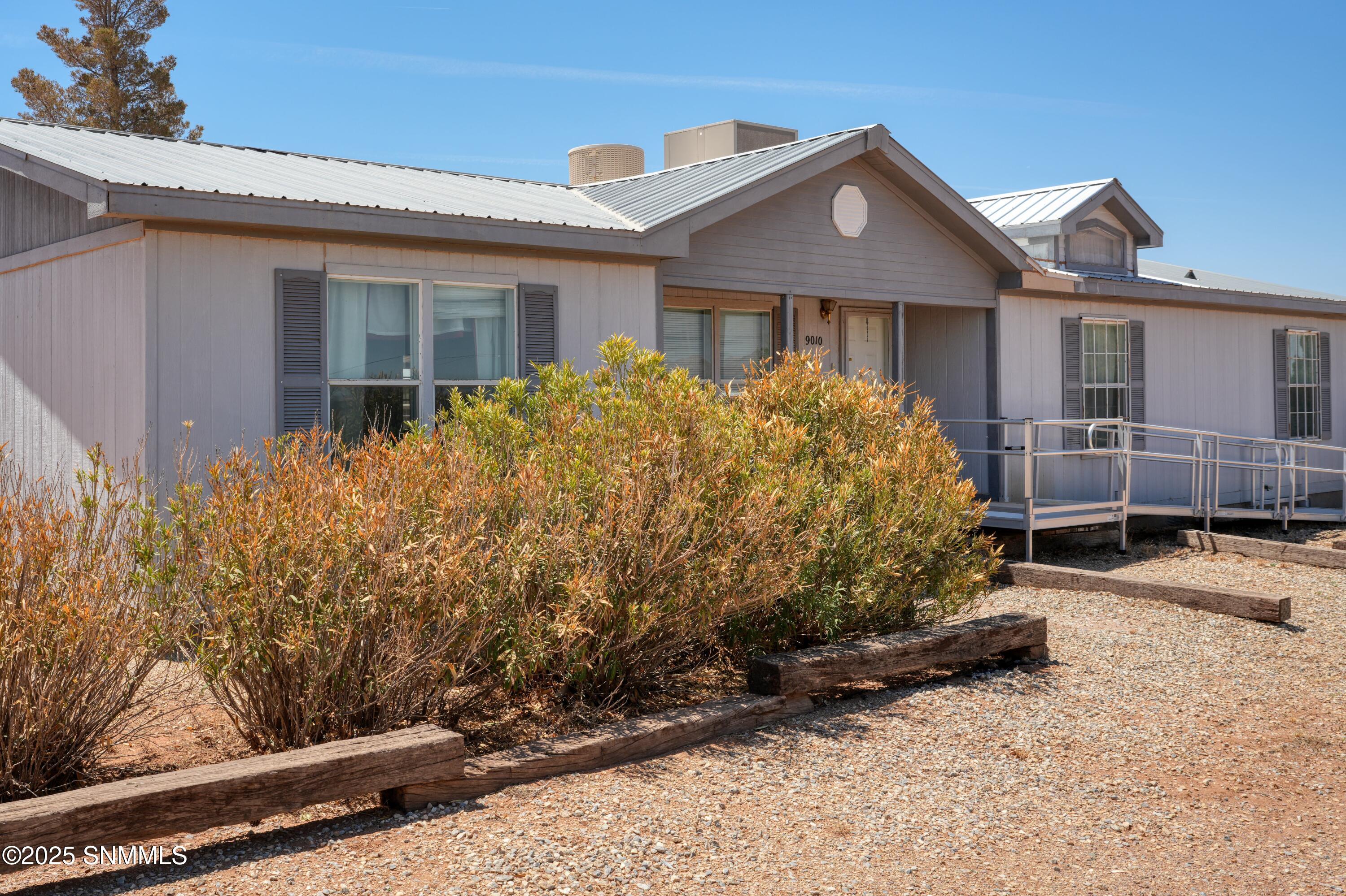 9010 Red Roof Court Property Photo 5