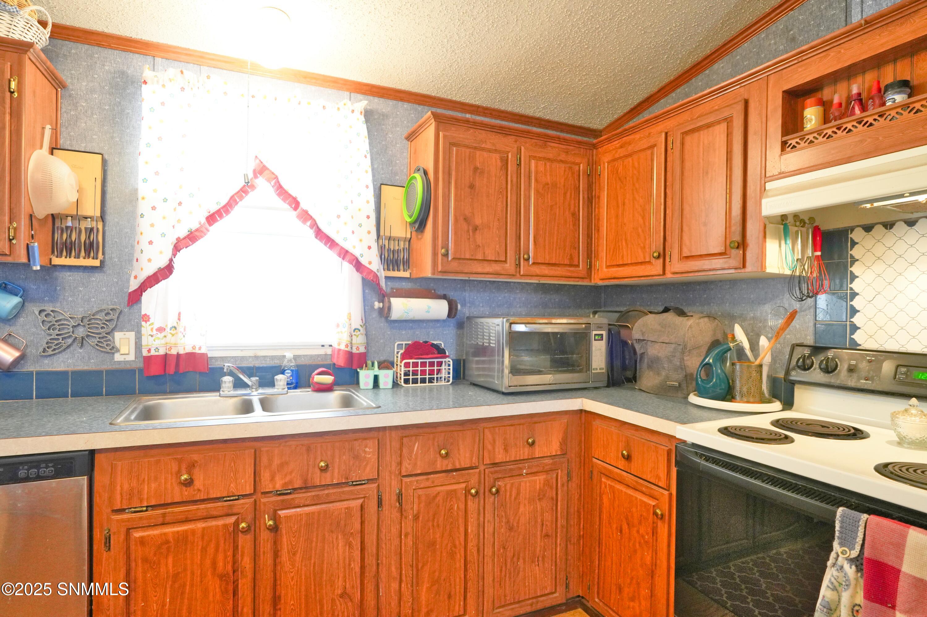 9010 Red Roof Court Property Photo 25