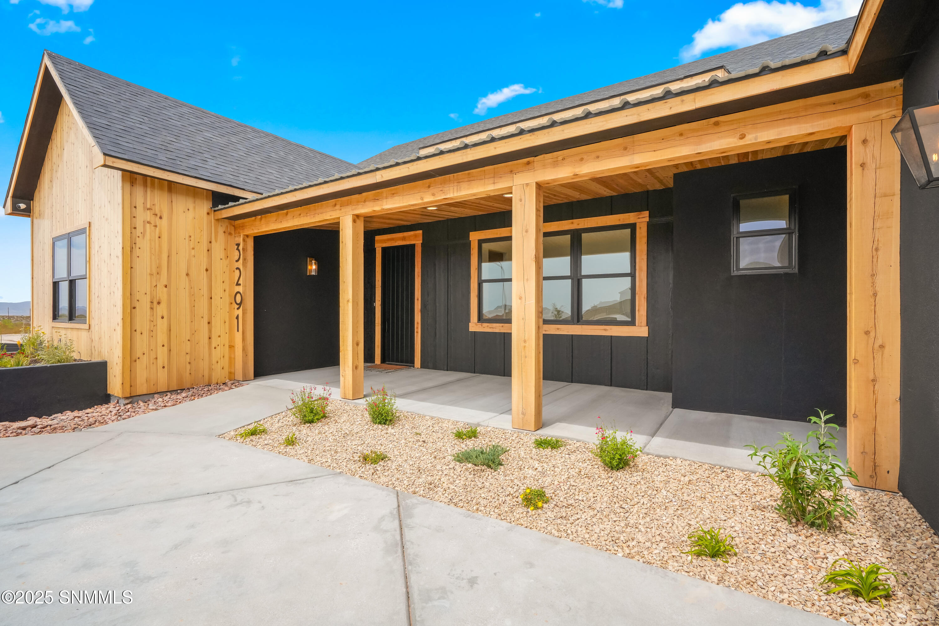 3291 Colina Court Property Photo 2
