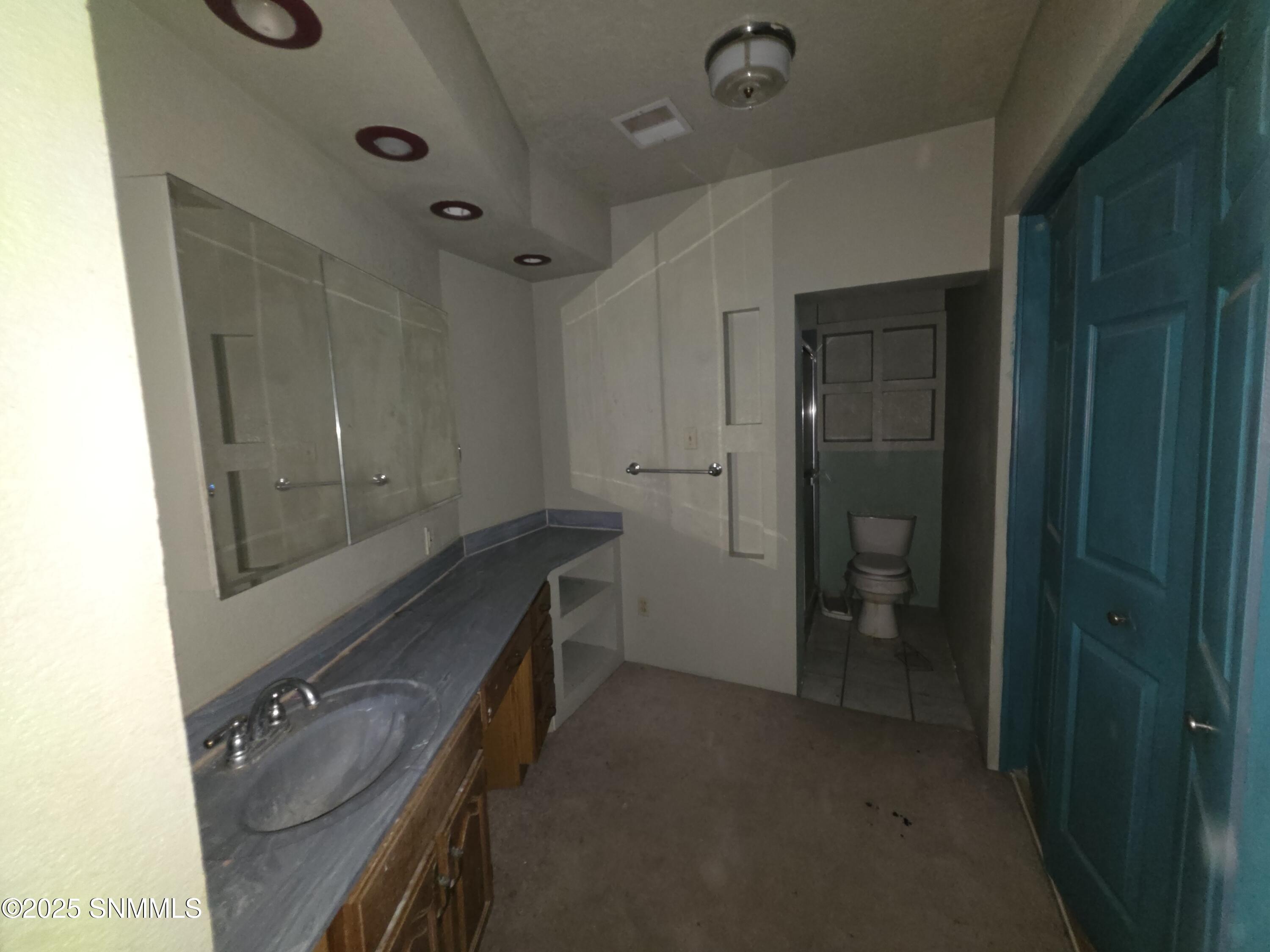 906 Kopra Street Property Photo 6