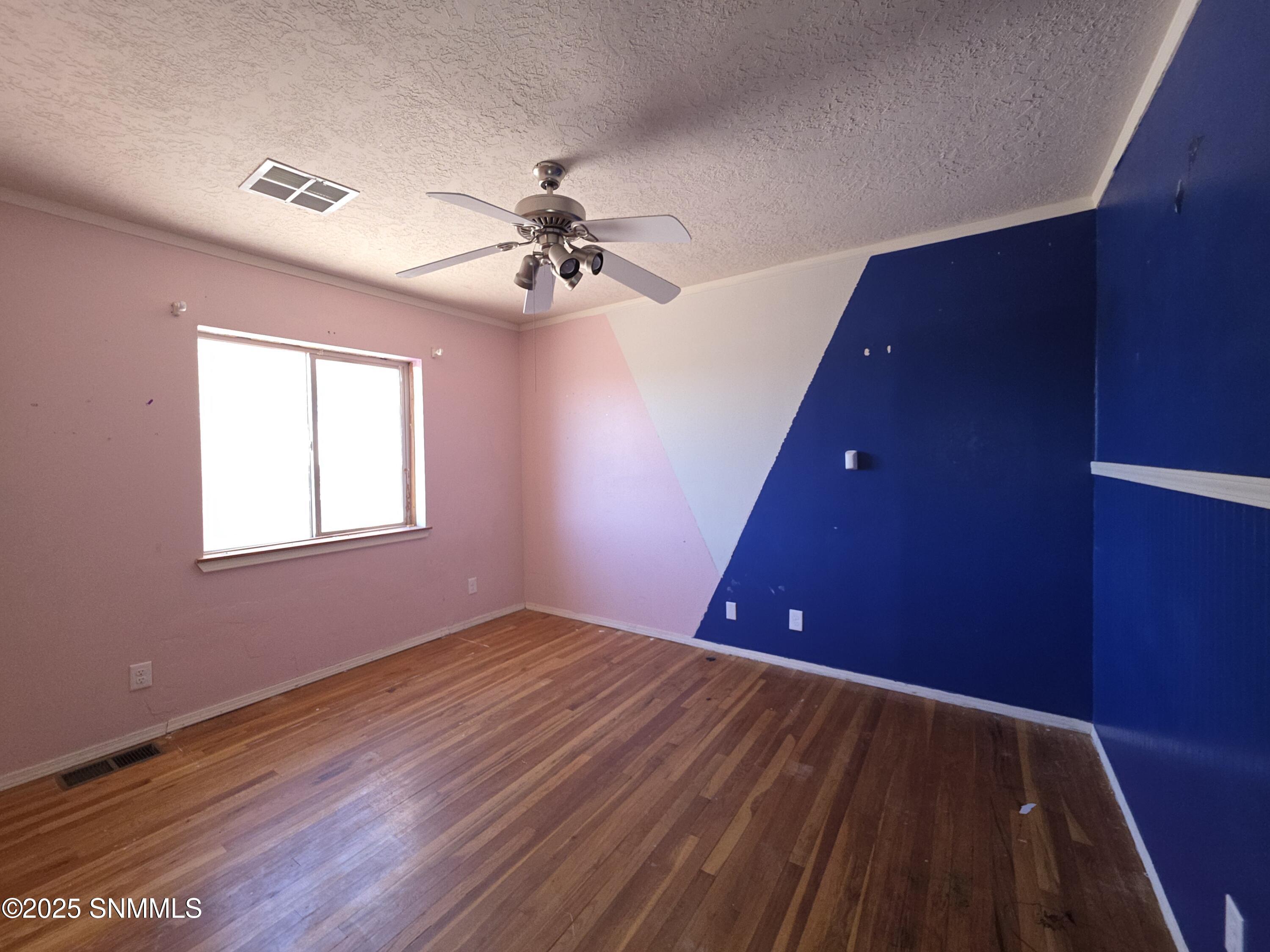 906 Kopra Street Property Photo 8