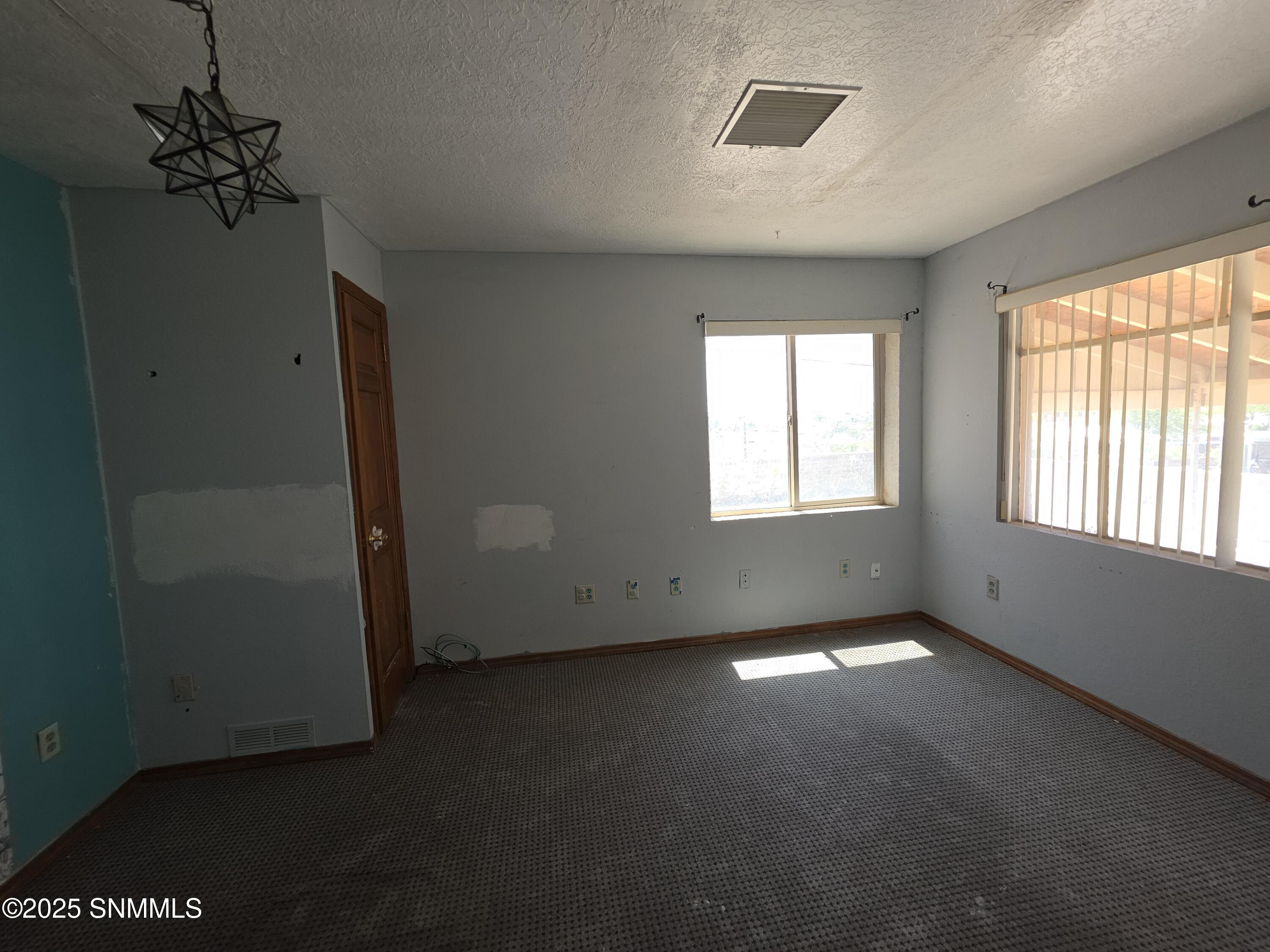 906 Kopra Street Property Photo 9