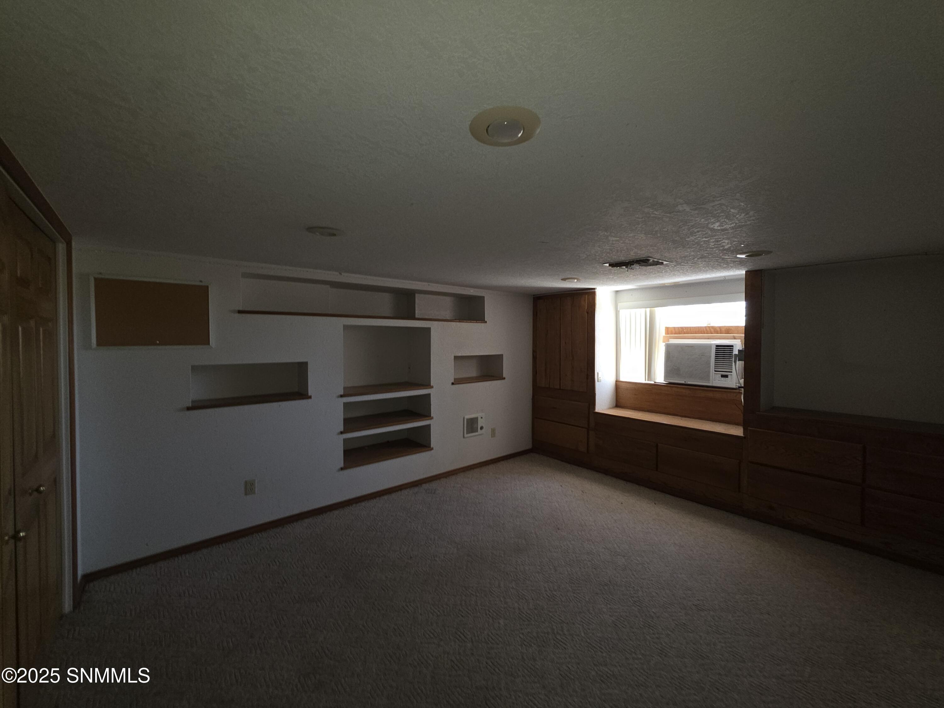 906 Kopra Street Property Photo 14